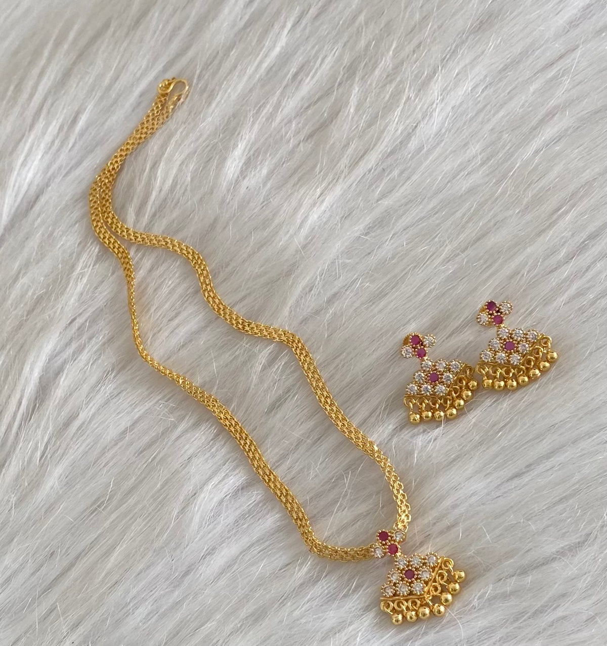 Gold tone 18 inches chain with pink-white stone pathakkam pendant set dj-54910