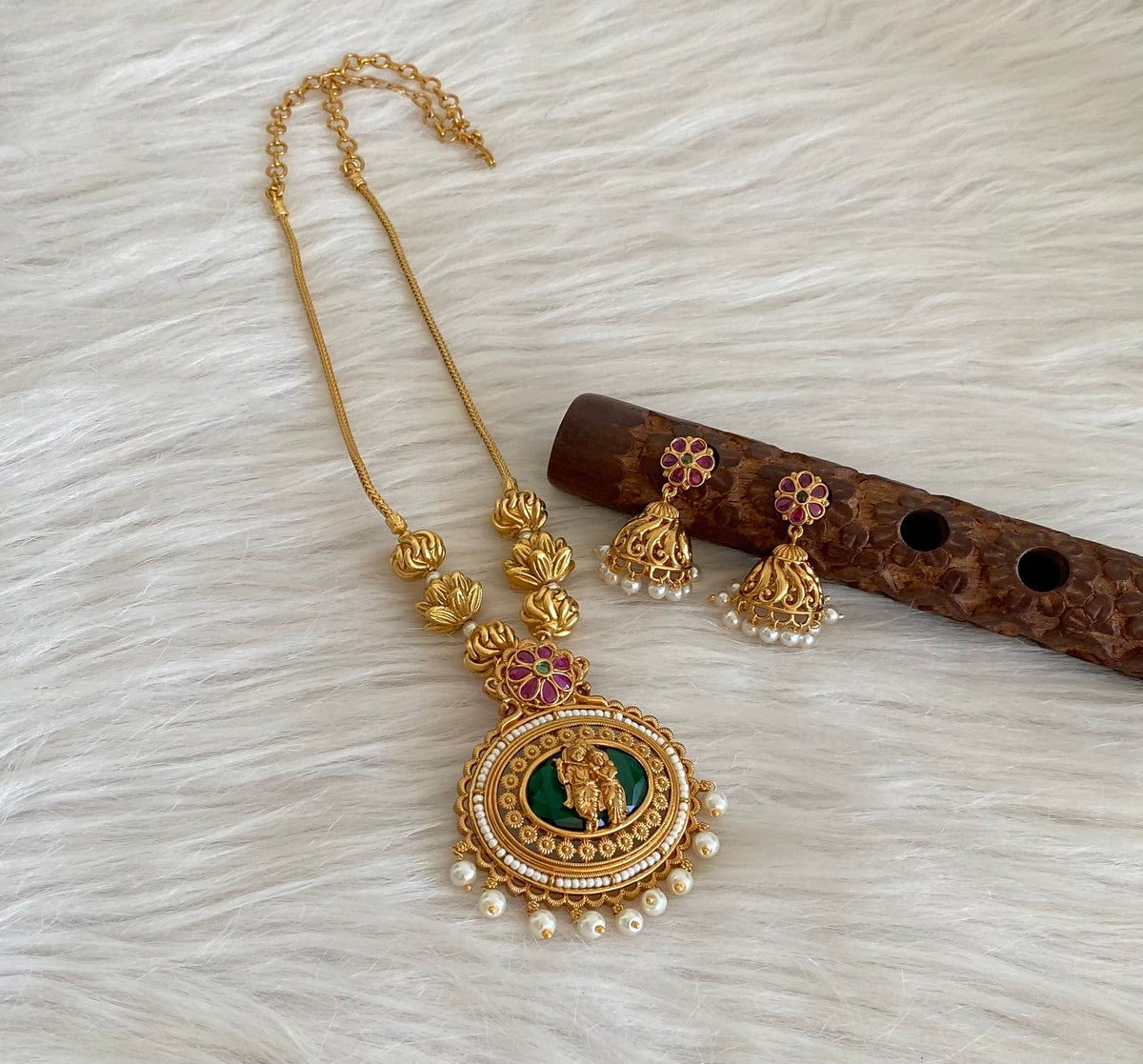 Antique gold tone lotus beaded chain with radha-krishna pendant set dj-55115