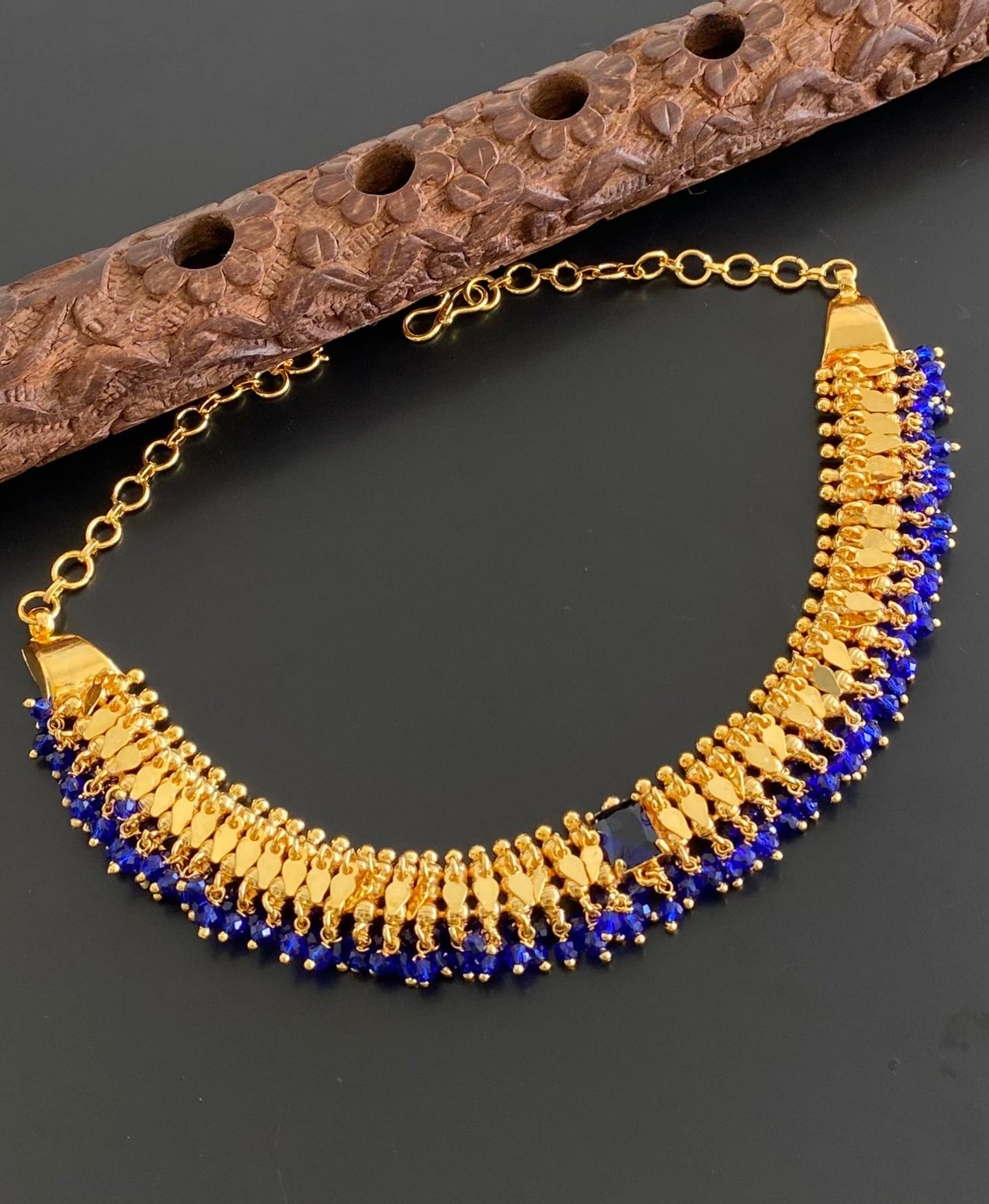 Gold tone Kerala style elakka blue beaded choker necklace dj-54298