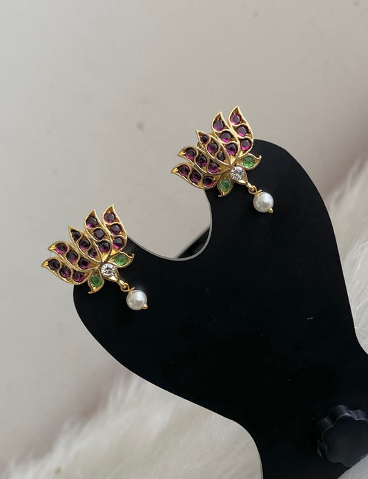Gold tone precious kemp-green-white lotus pearl stud/earrings dj-54677