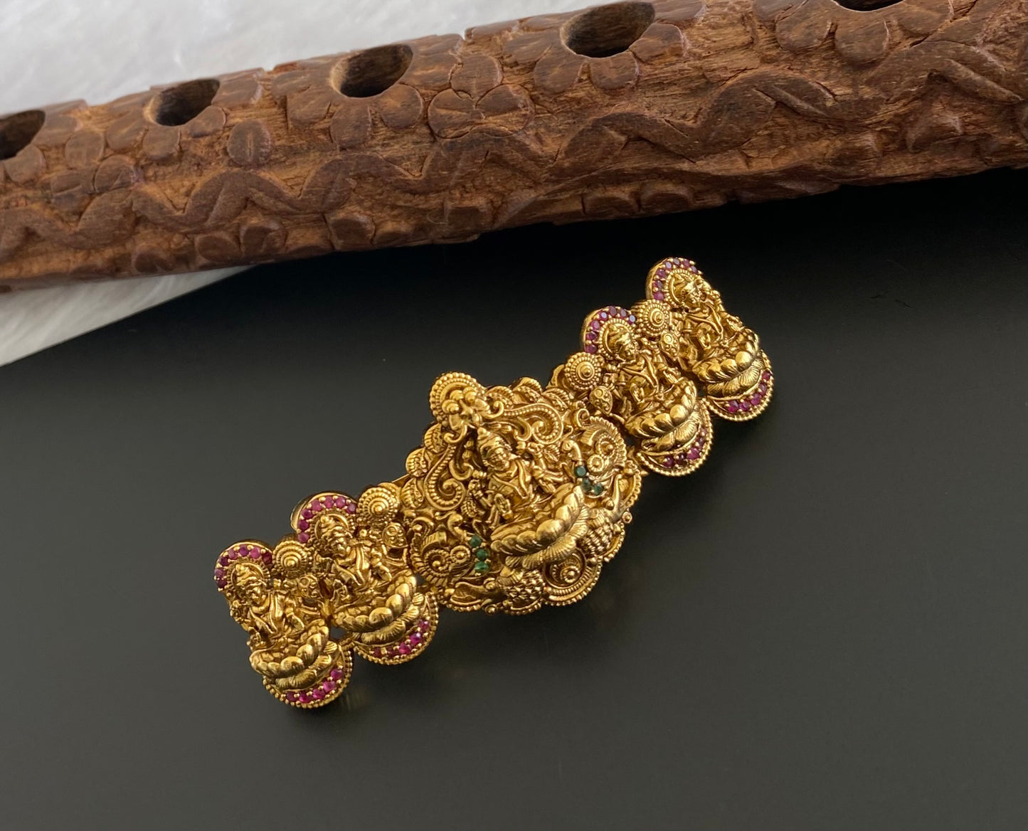 Antique gold tone kemp-green lakshmi  hair clip dj-53639