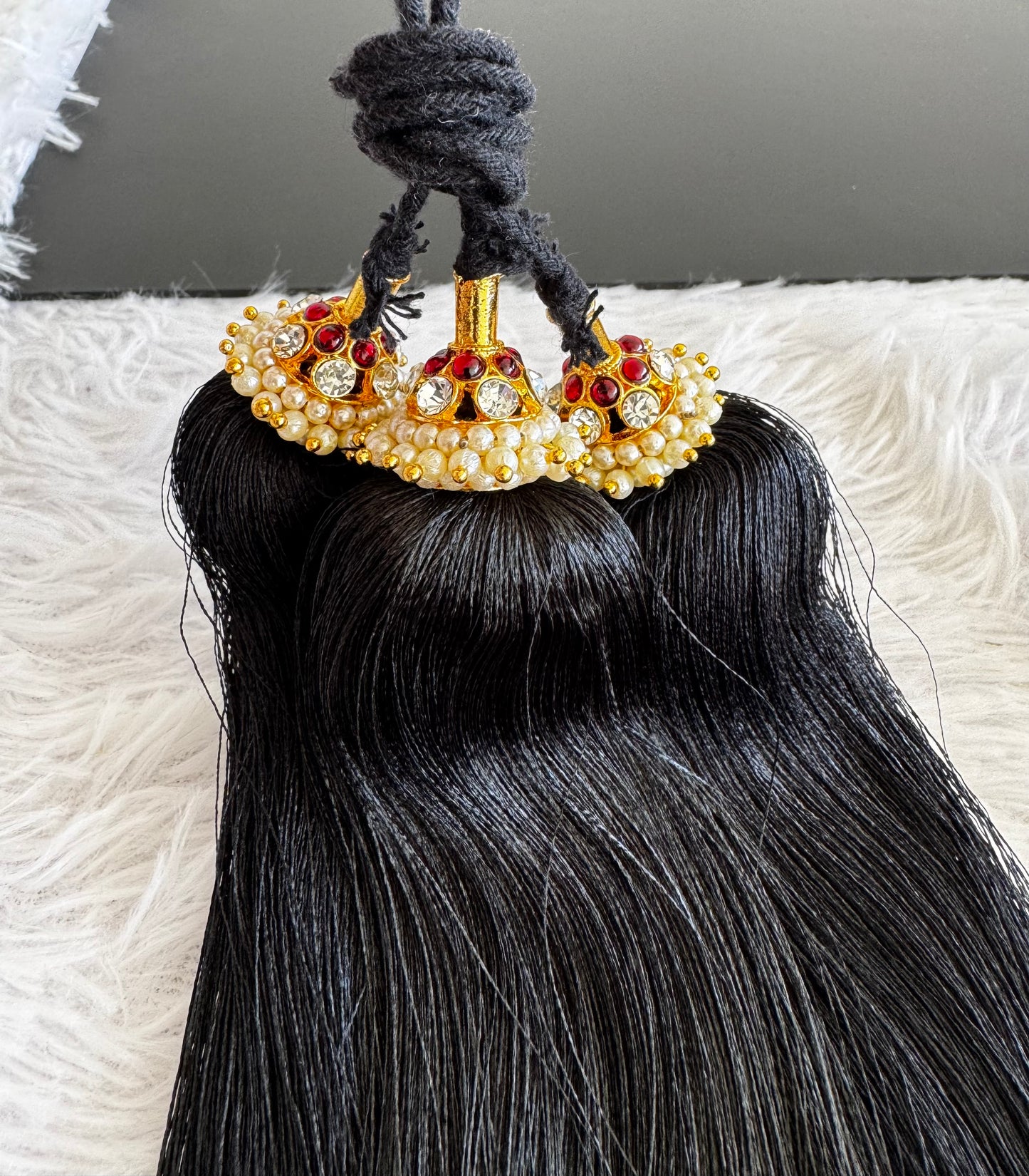 Gold tone kemp-white pearl kuppulu (Hair accessory) dj-52756