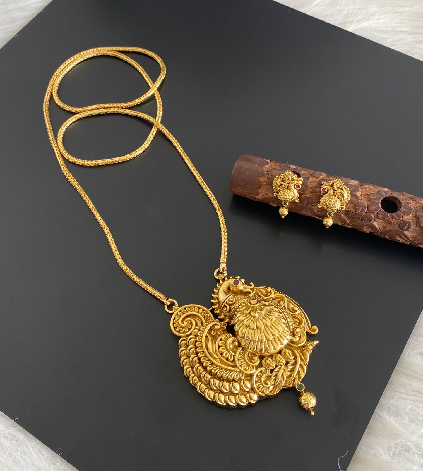 Antique gold tone 30 inches chain with annapakshi pendant set dj-54521