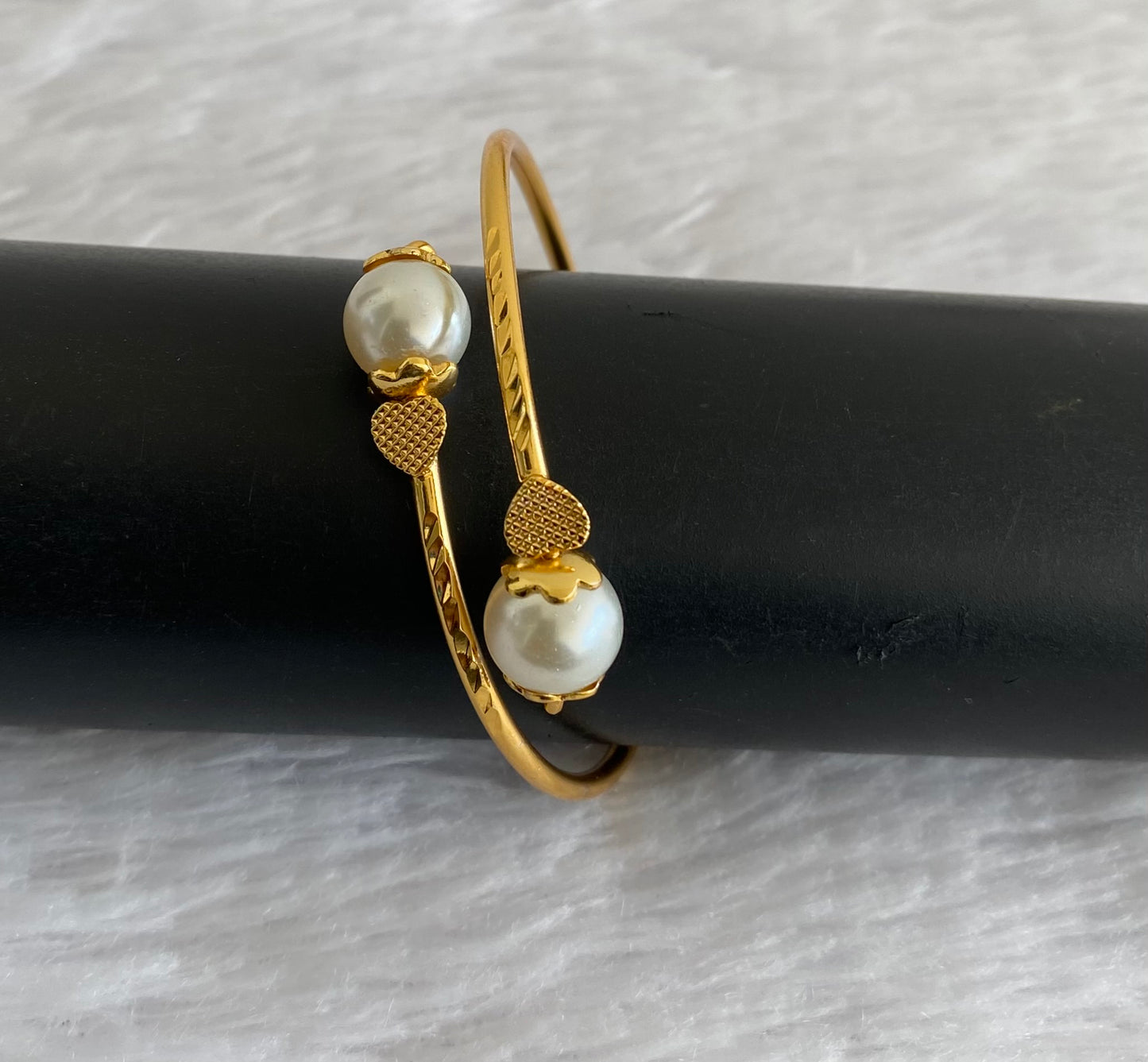 Gold tone pearl openable kada/bracelet(2.4) dj-53140
