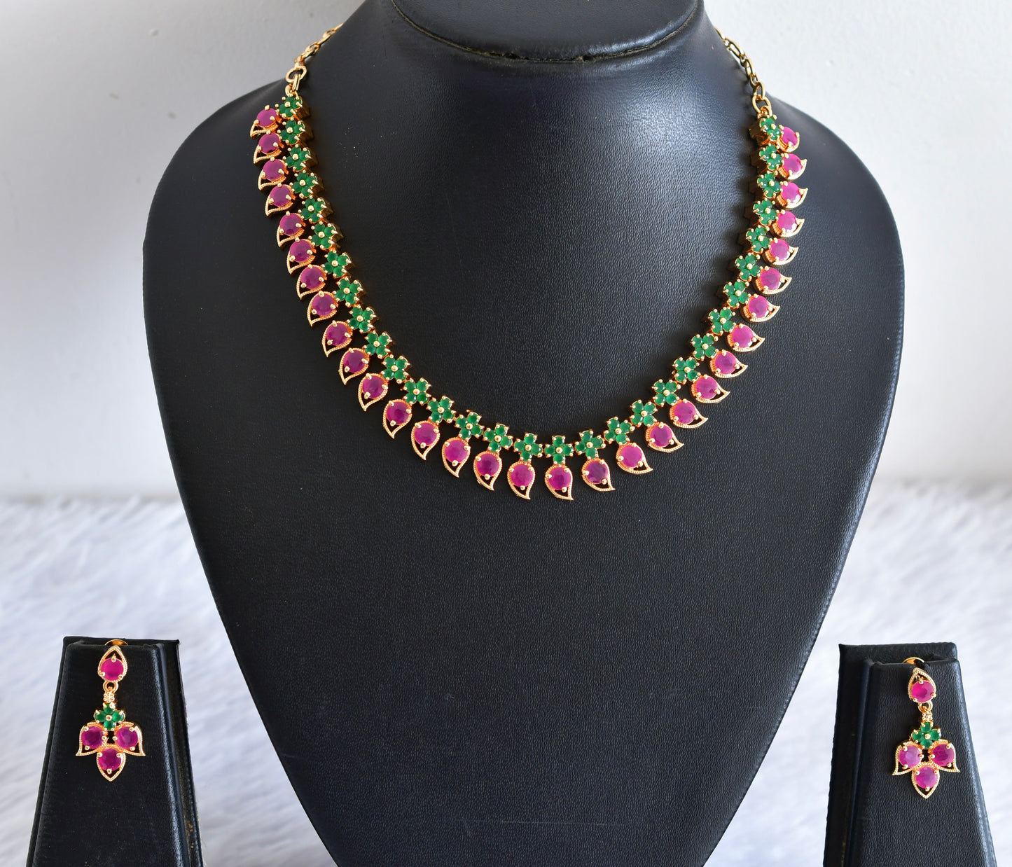 Gold tone ruby-green stone mango necklace set dj-53037