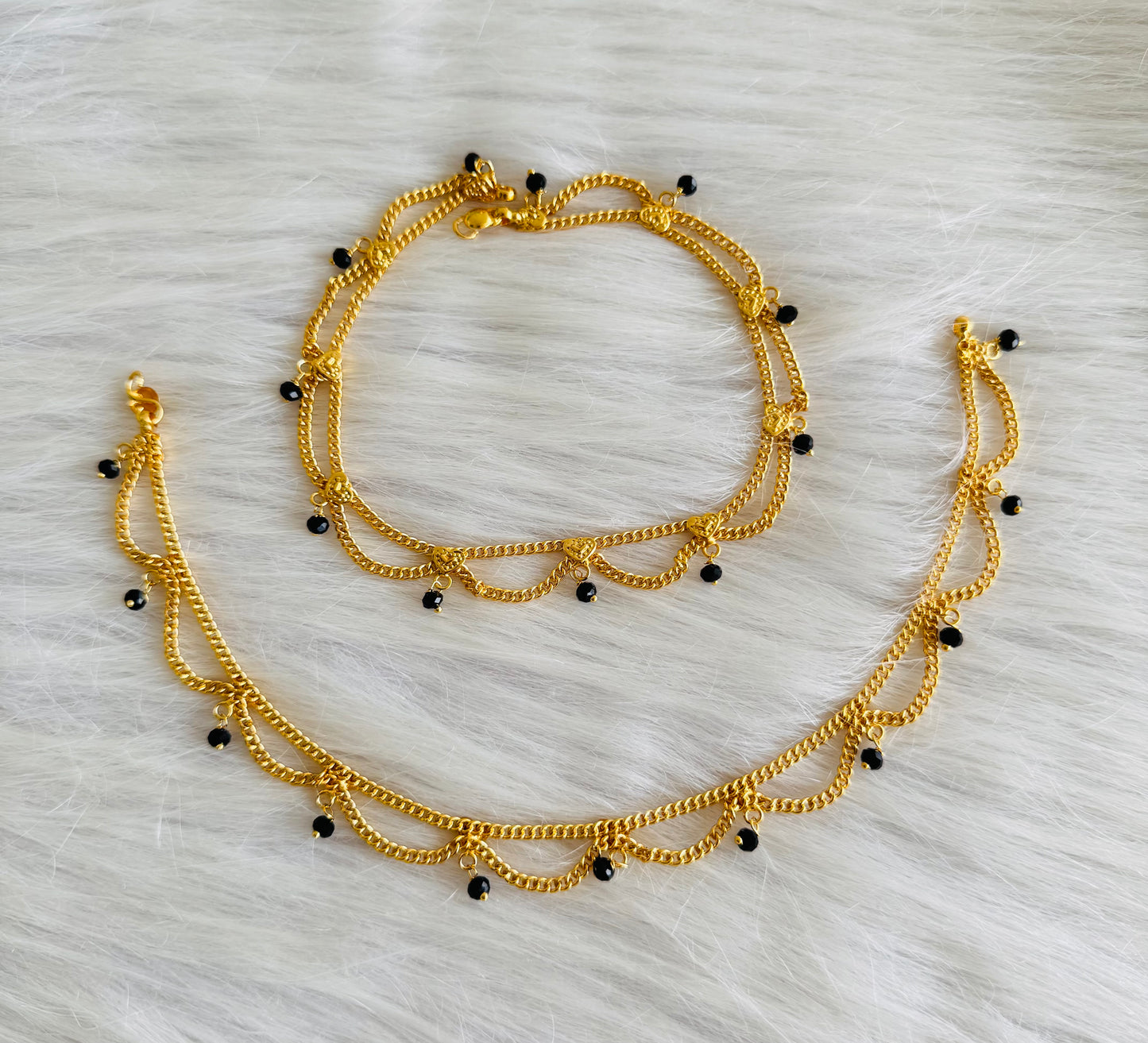 Gold tone 10.5 inches black beaded anklets dj-51312