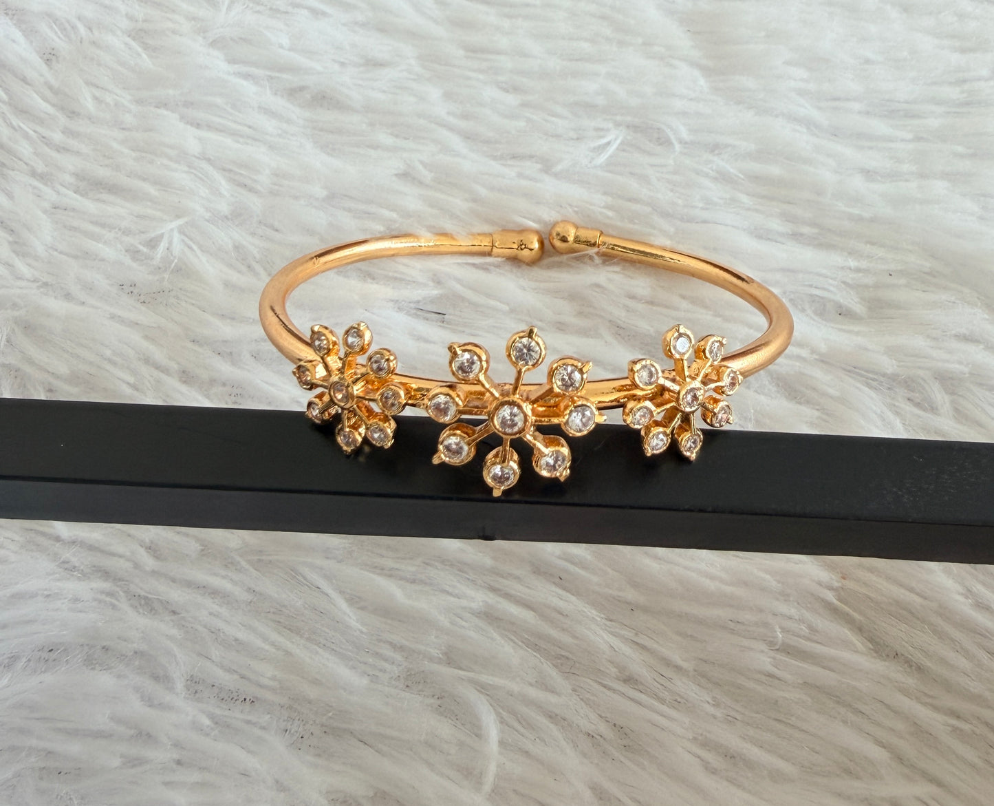 Gold tone AD flower adjustable kada/bangle Dj-53286