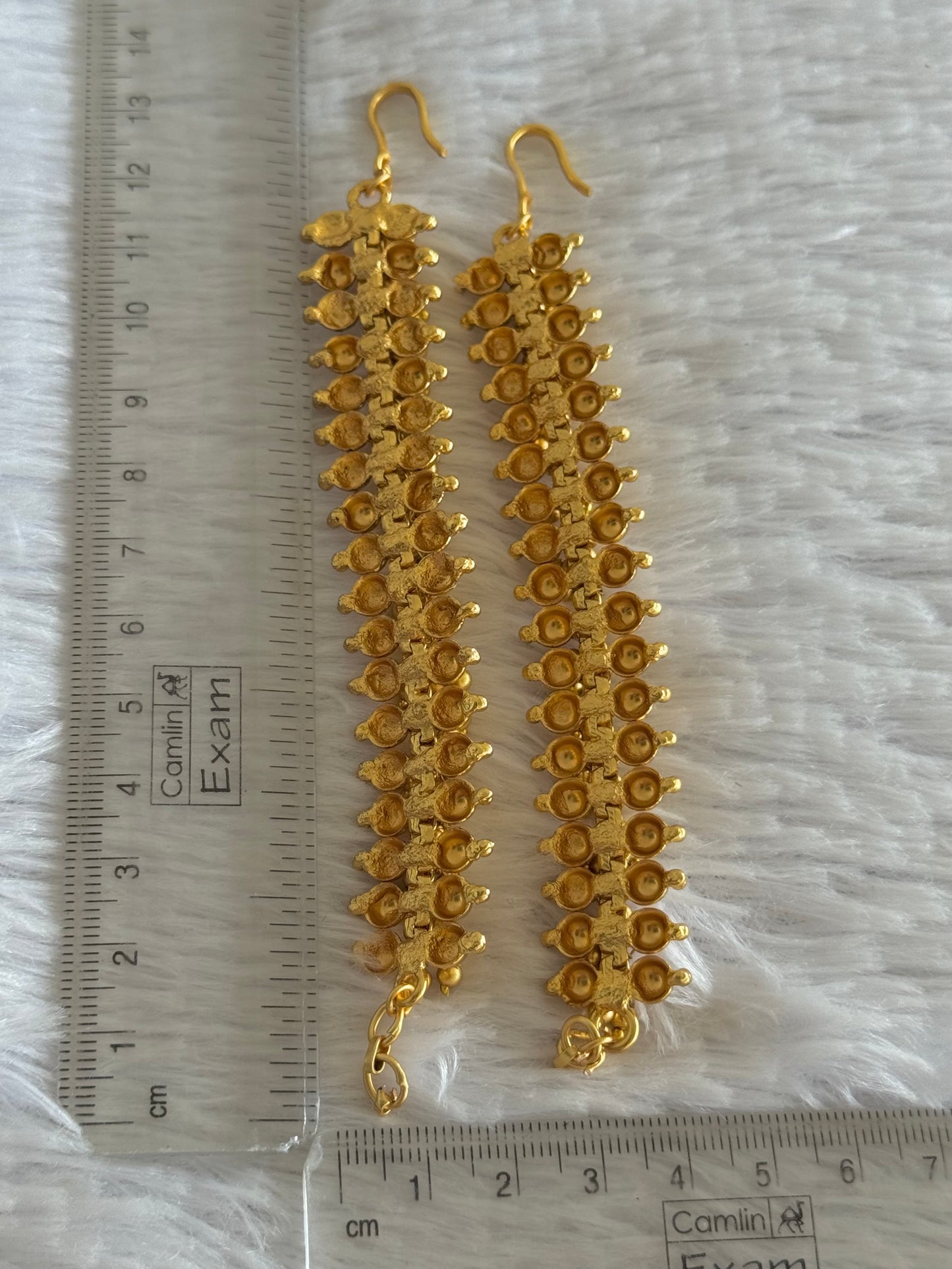 Matte finish pearl-gold bead cluster ear side chain dj-52044