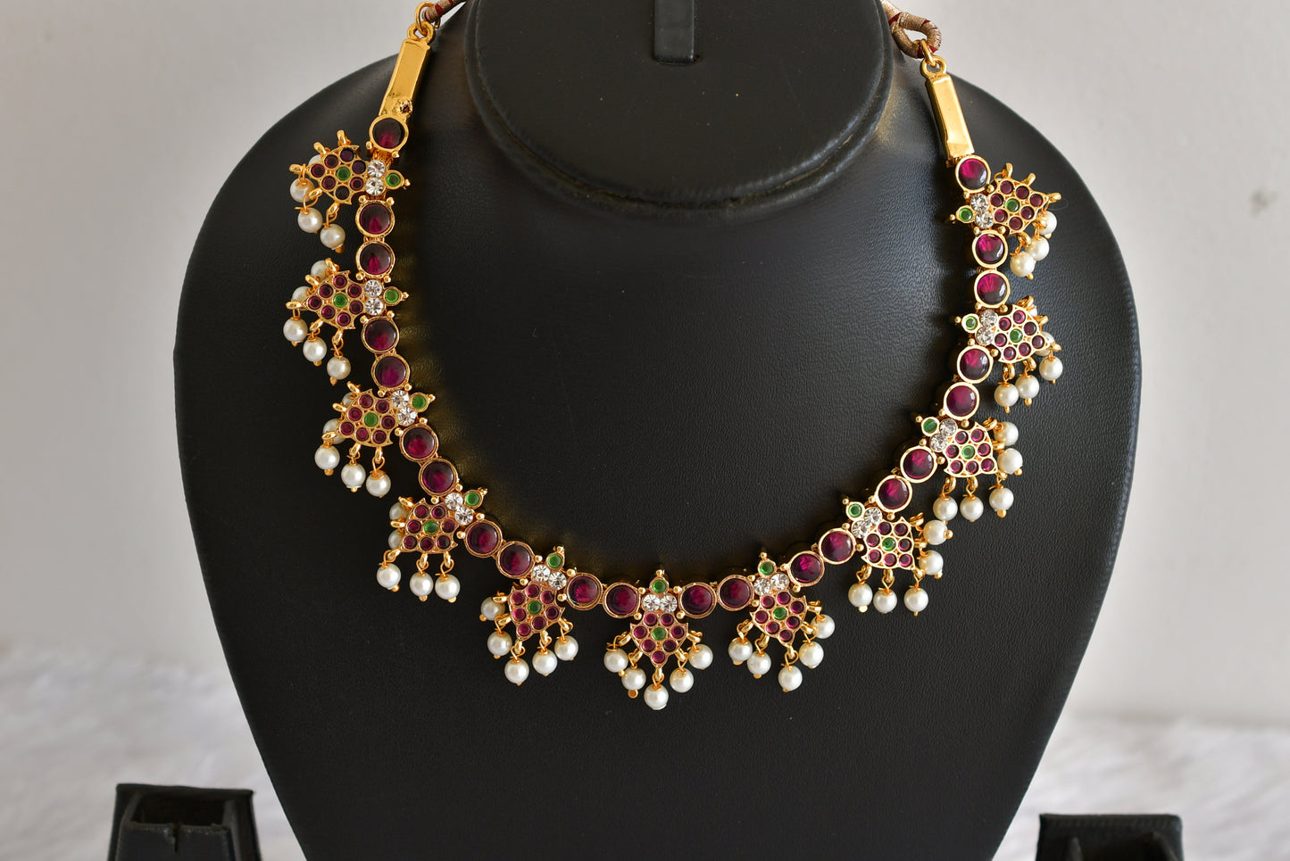 Gold tone precious kemp-green-white pearl necklace dj-52257