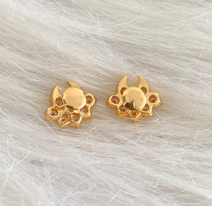 Gold tone AD white stone stud/earrings dj-53869