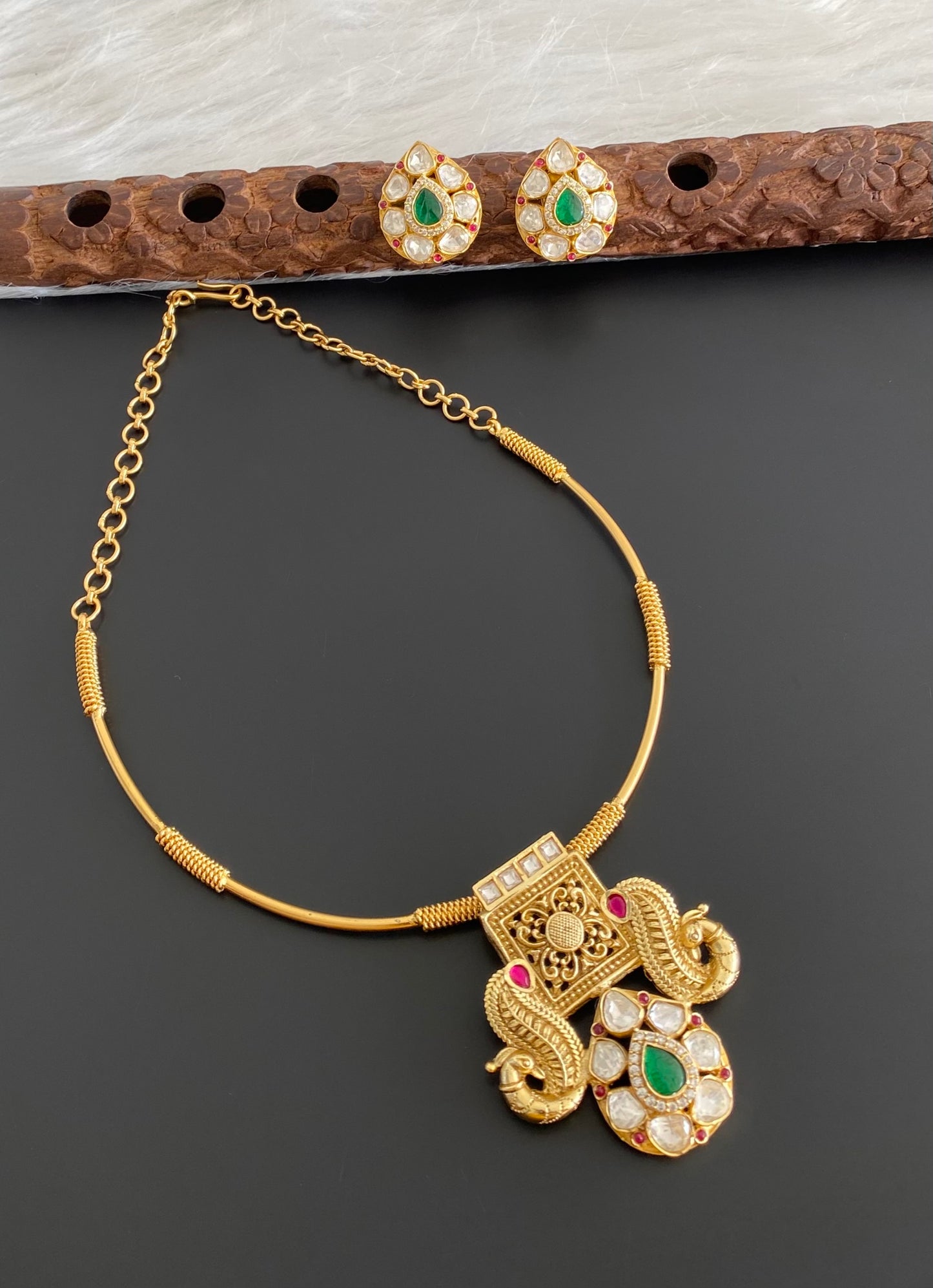 Antique gold tone Kundan jadau peacock pendant hasli necklace set dj-53851
