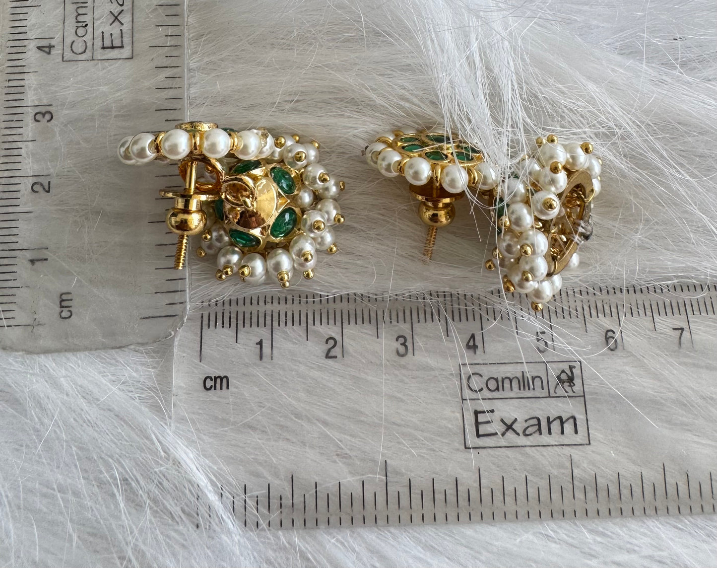 Gold tone precious kemp green pearl small jhumkka dj-51044