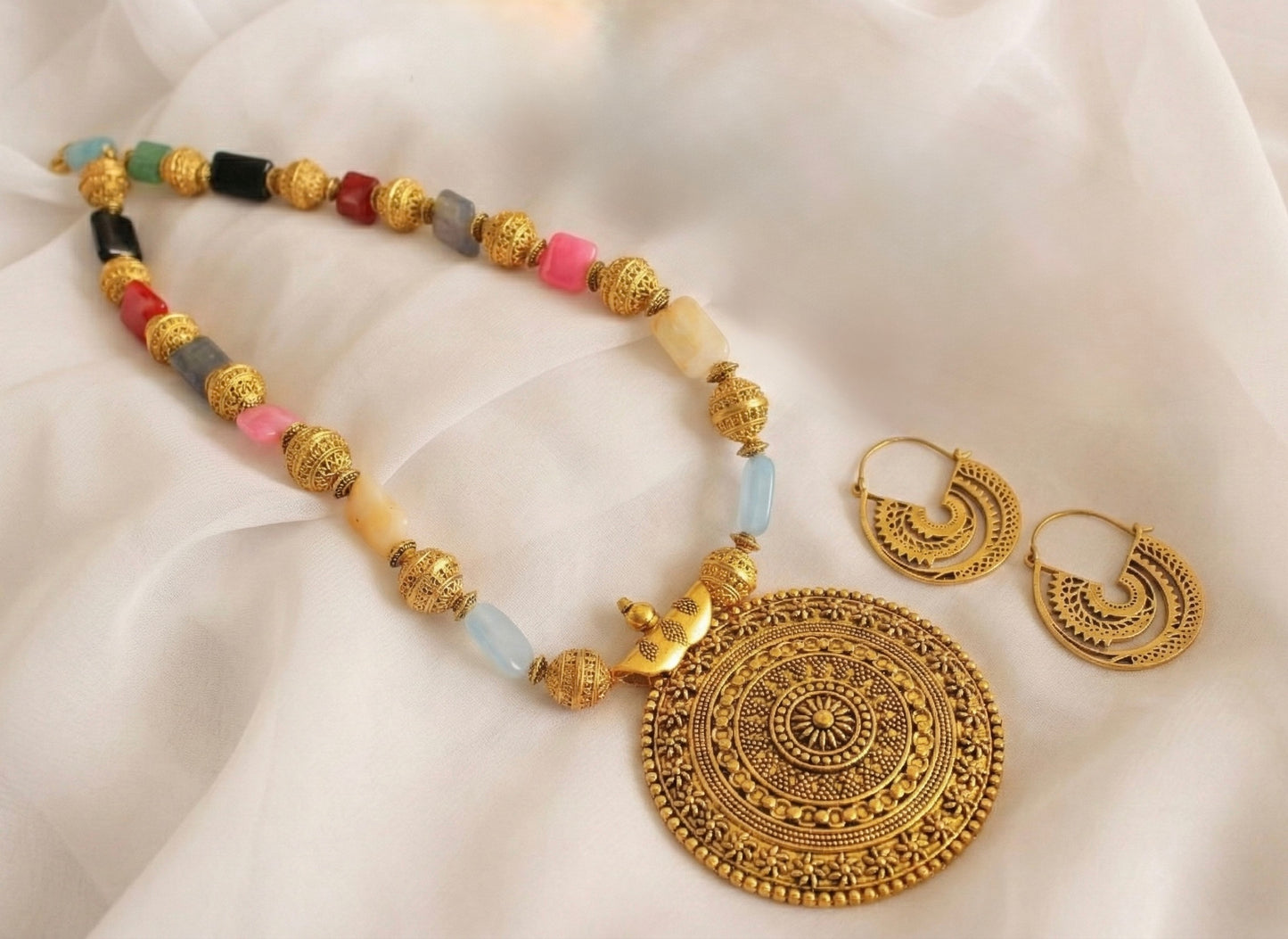Antique gold tone Multicolor beaded necklace set DJ18128