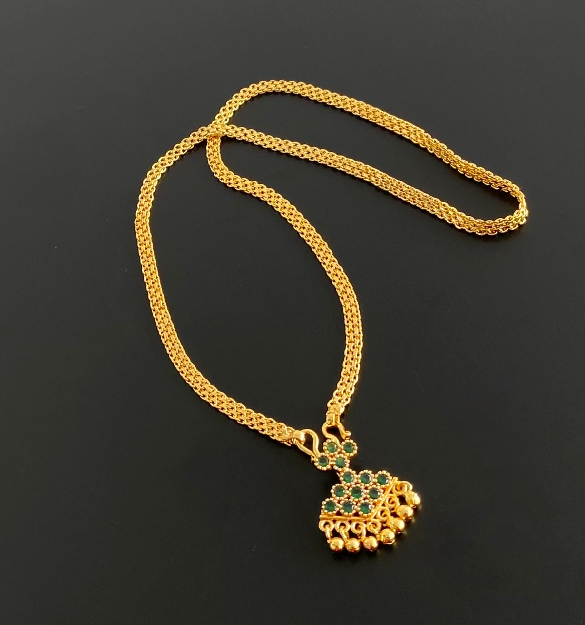 Gold tone 18 inches chain with green stone pathakkam pendant dj-54907