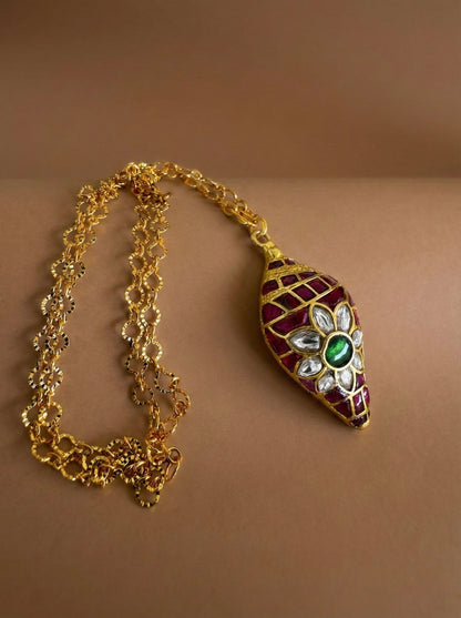 Gold tone pink-green kundan jadau Shanku pendant with 18 inches chain dj-52618