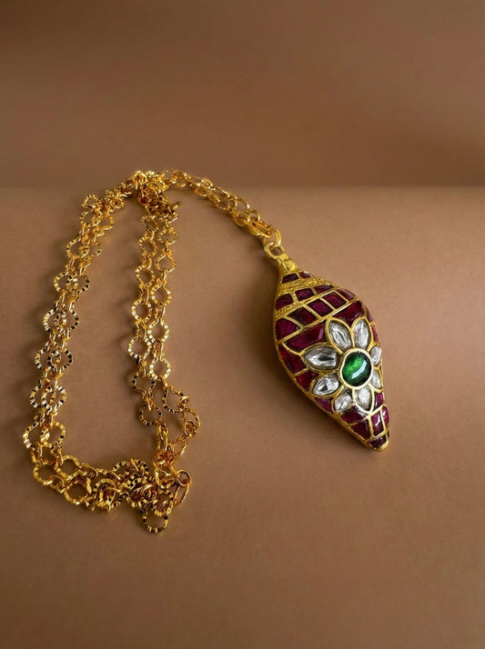 Gold tone pink-green kundan jadau Shanku pendant with 18 inches chain dj-52618