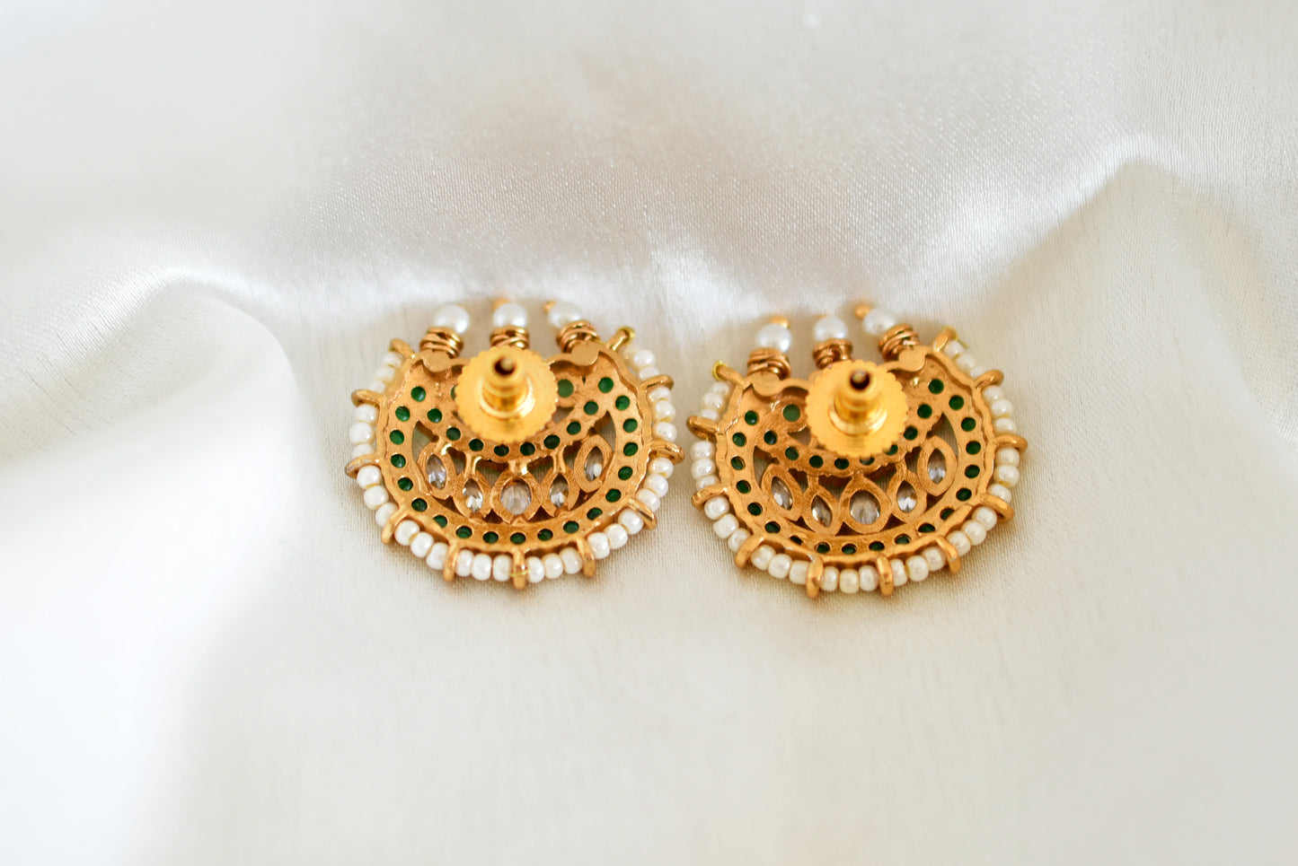 Matte finish green pearl moon stud/earrings dj-52568