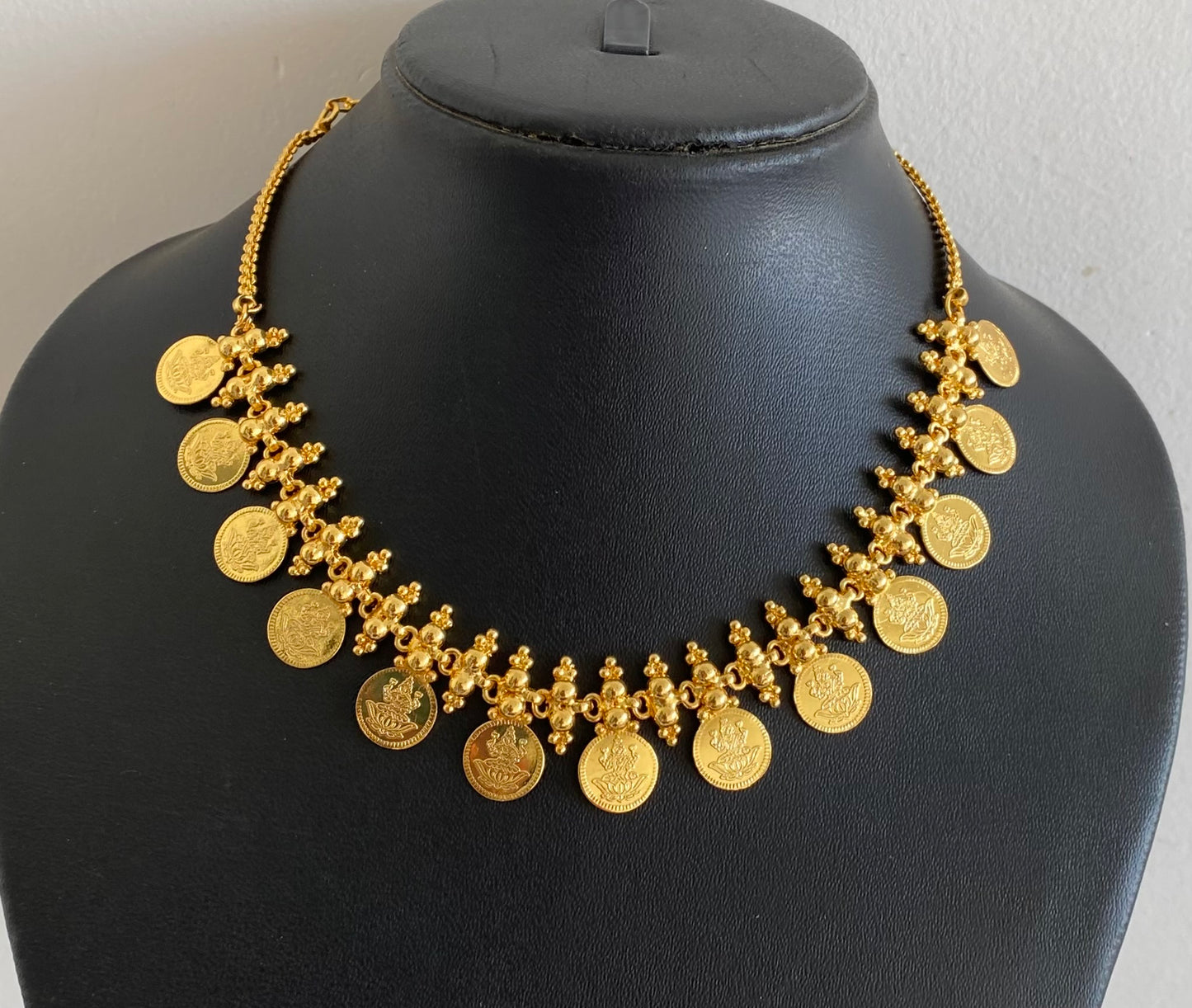 Gold tone lakshmi coin necklace dj-53694