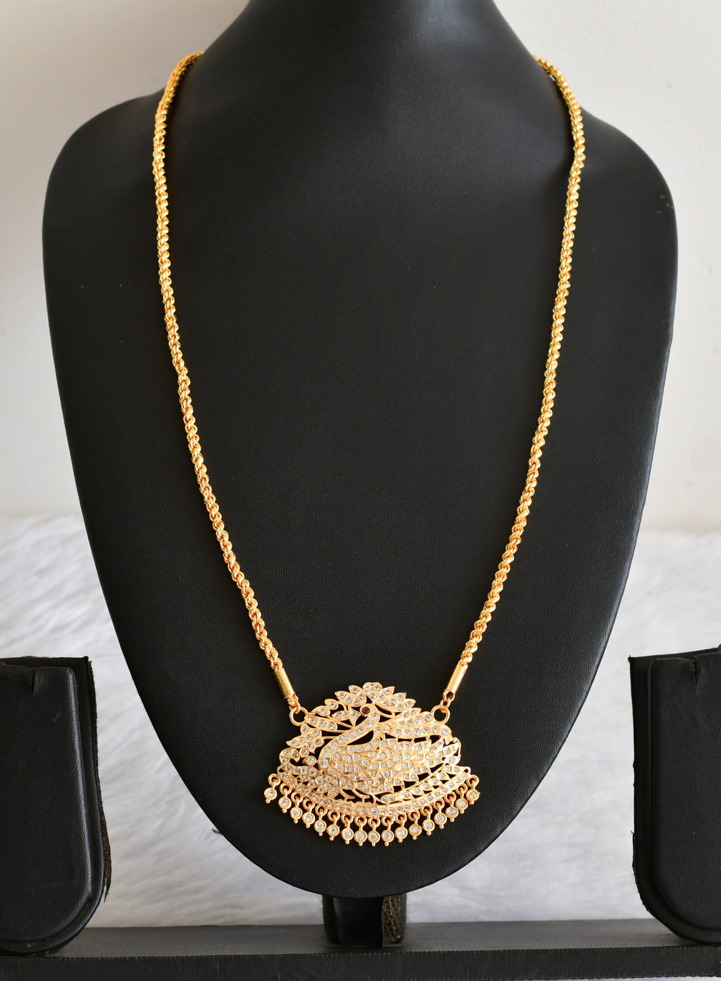 Gold tone AD pink-white swan pendant with chain dj-53329