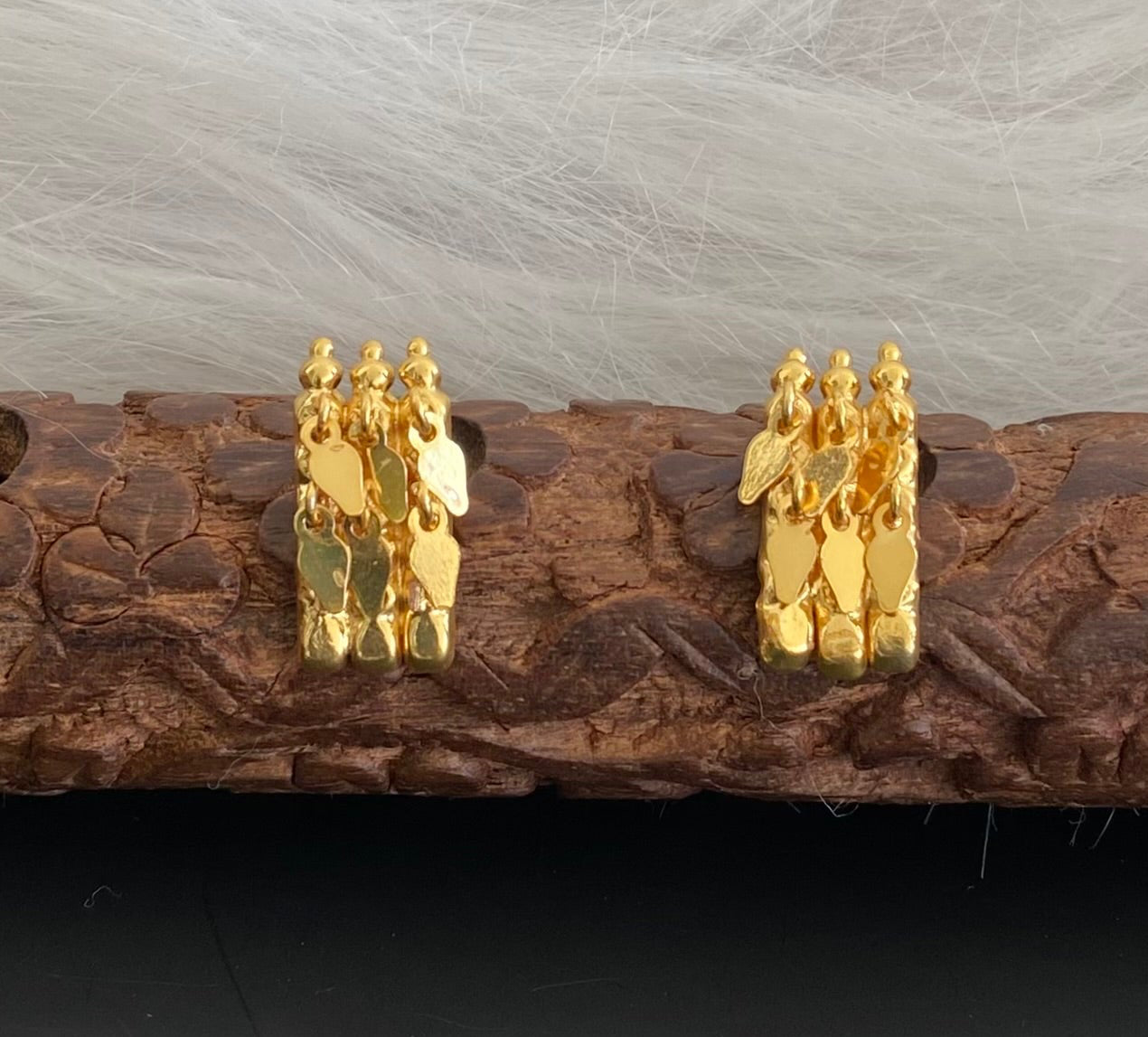 Gold tone kerala style elakka thali earrings dj-54108