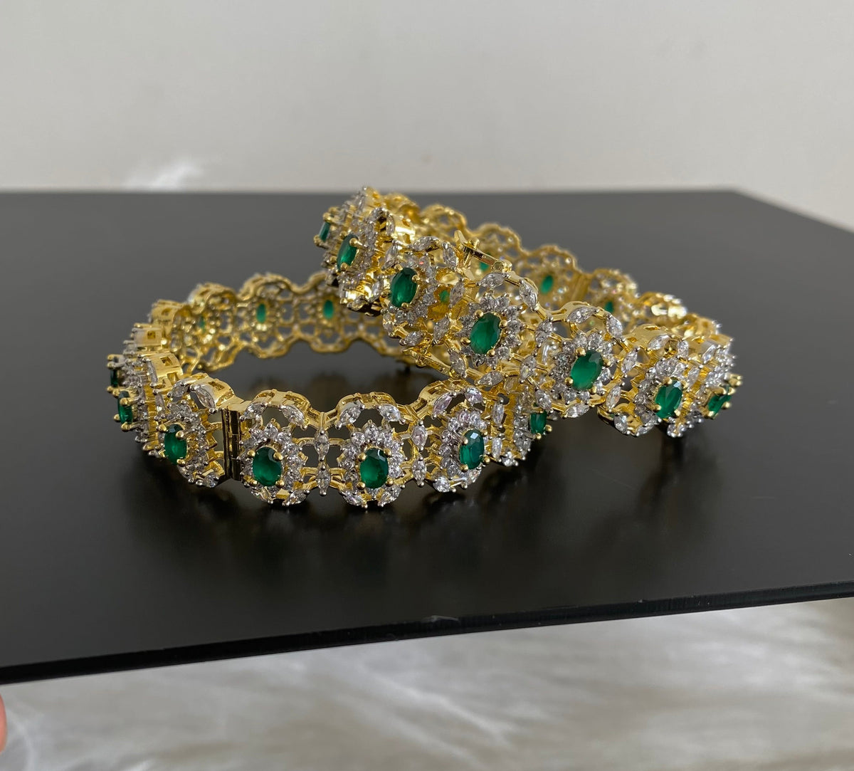 Two tone cz-emerald stone openable bangles(2.6) dj-55190