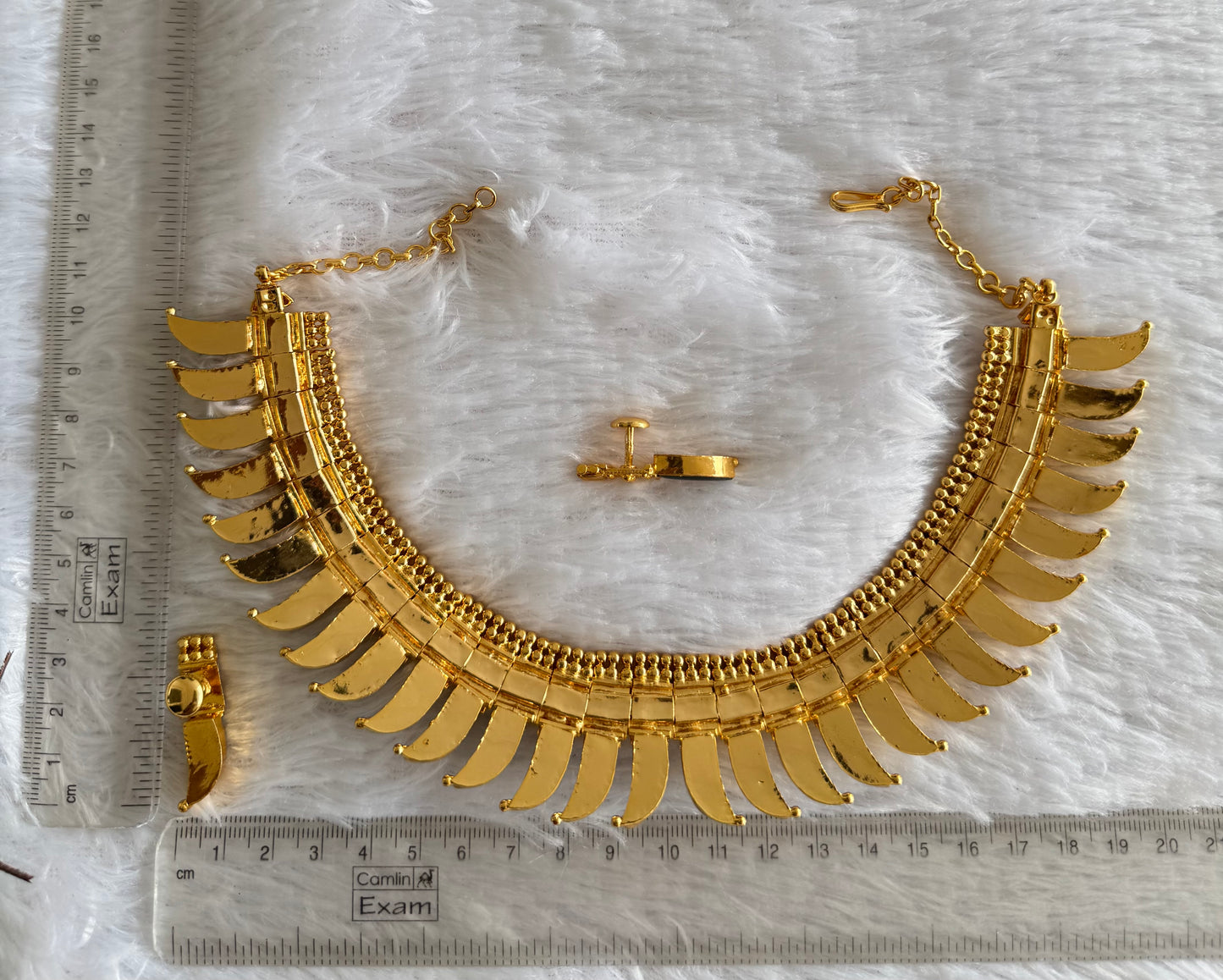 Gold look alike green-pink kerala style pulinagam big necklace set dj-51721