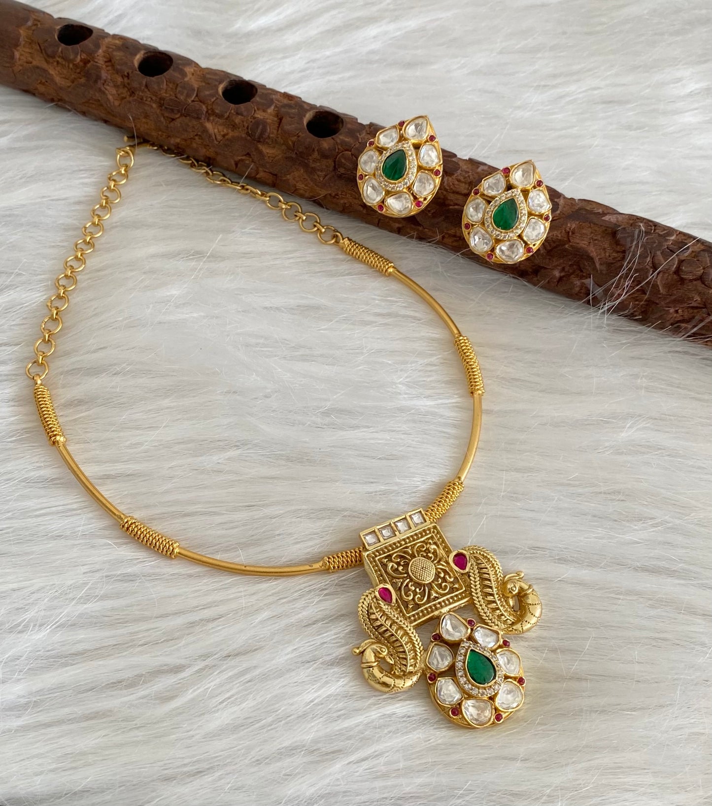 Antique gold tone Kundan jadau peacock pendant hasli necklace set dj-53851