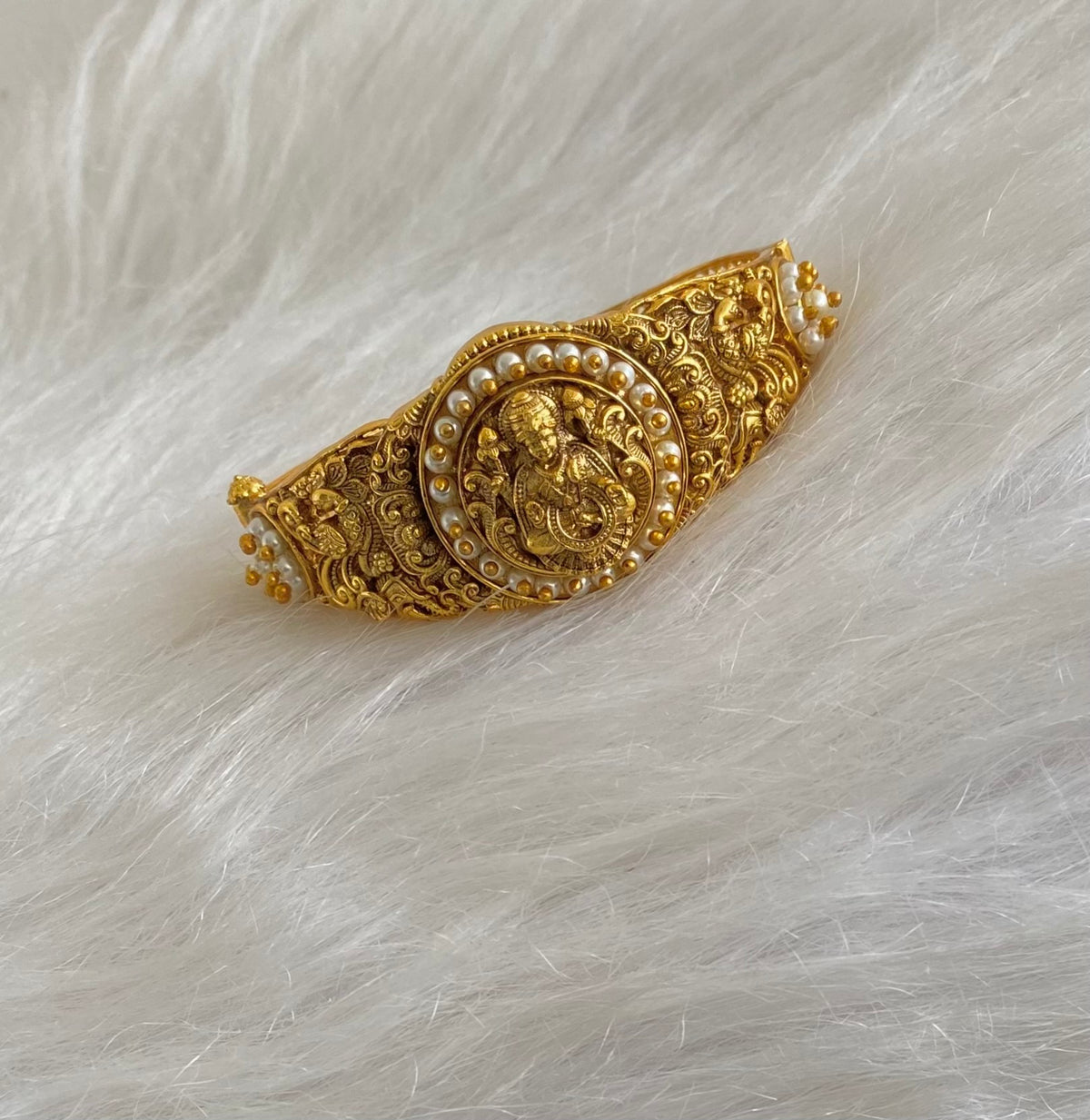 Antique gold tone lakshmi peacock pearl screw type kada/bracelet dj-54857