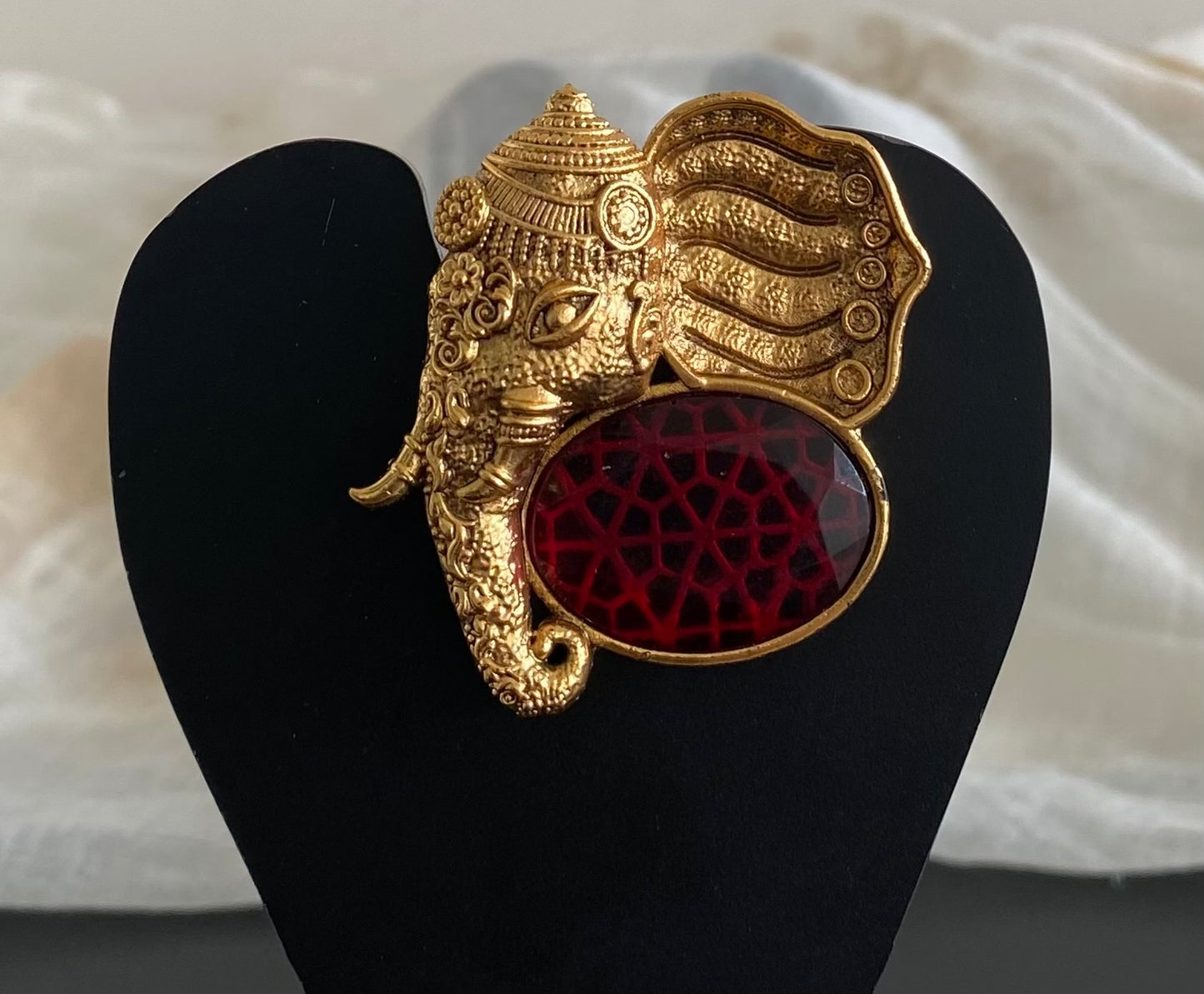 Matte finish big red stone magnetic brooch for men dj-54217