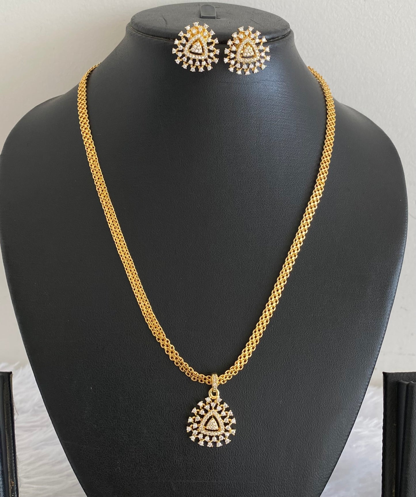 Gold tone 18 inches chain with white stone pendant set dj-54025