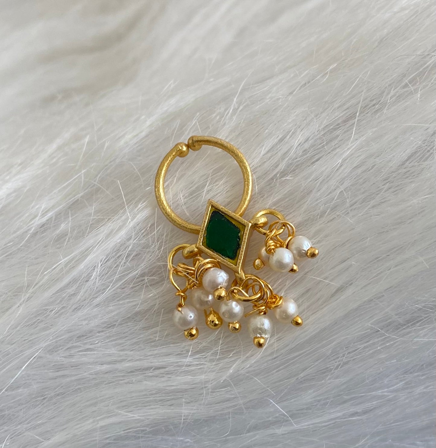 Gold tone green stone pearl nose pin/bulakku dj-53822