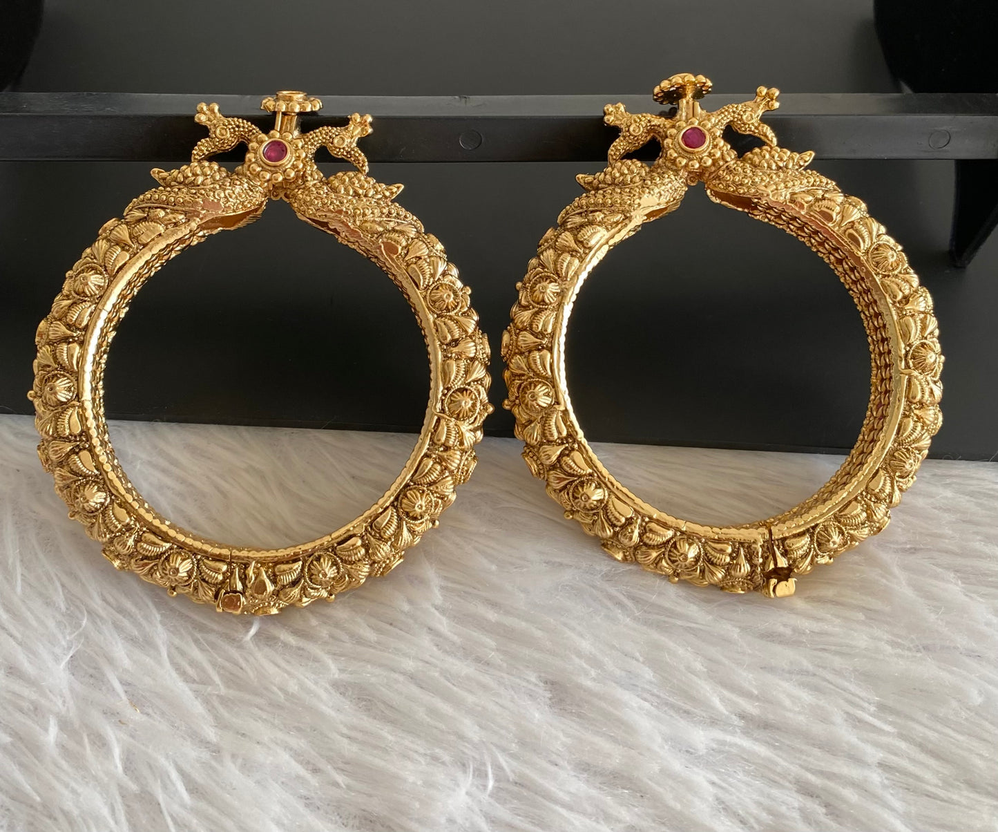 Matte finish pink stone peacock screw type kada/bangles(2.4) dj-53450