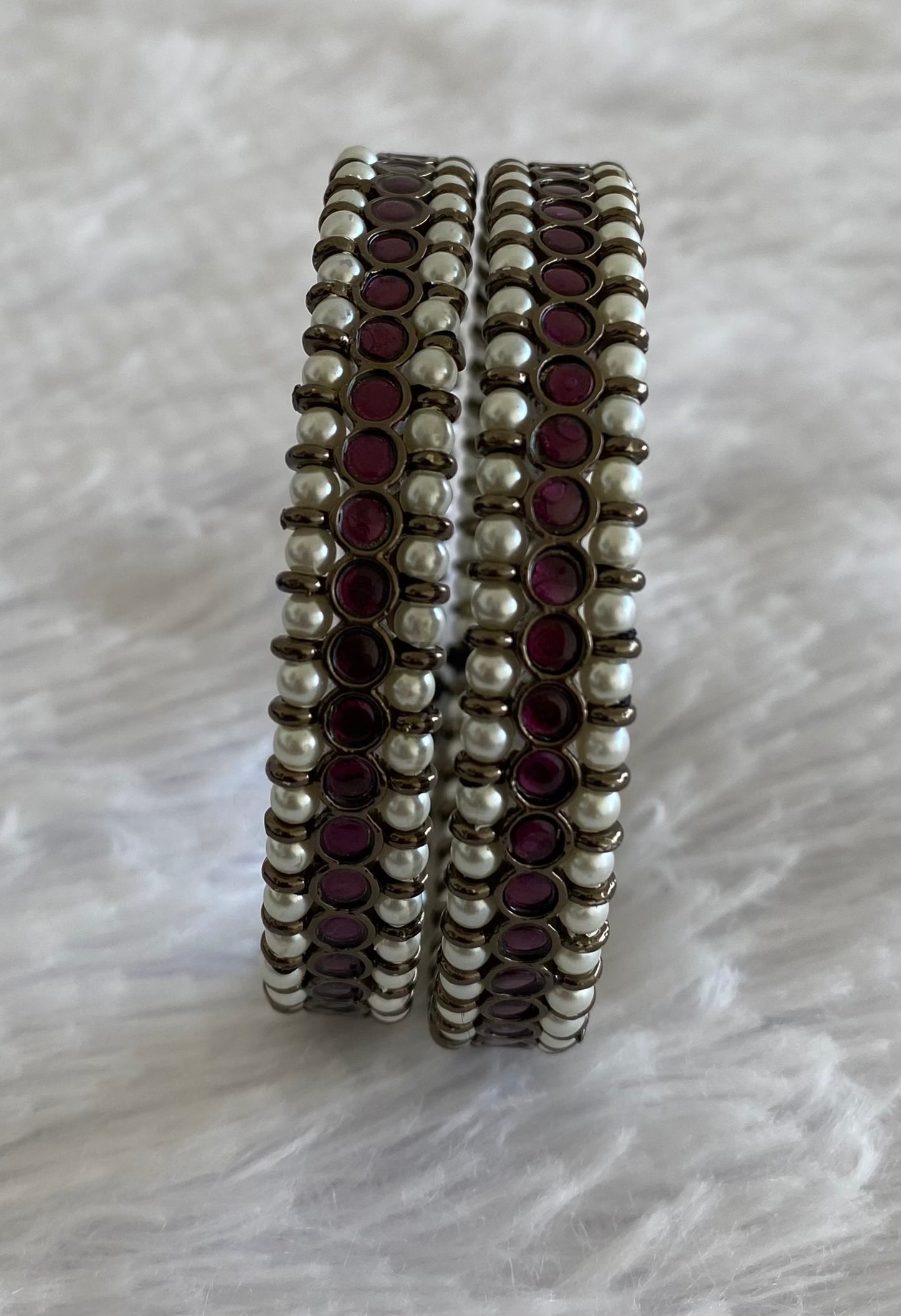 Black finish precious kemp pearl bangles(2.4) dj-53249