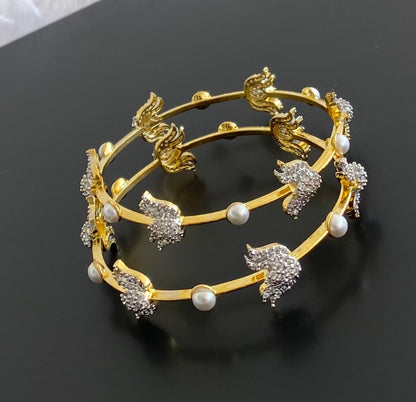 Two tone cz white lotus pearl bangles(2.4) dj-53425