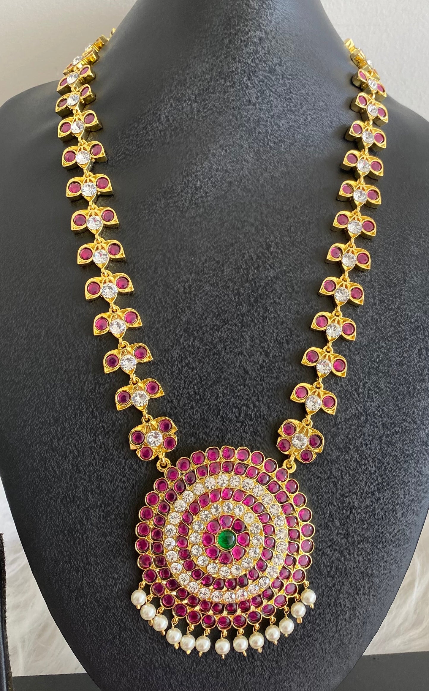 Gold tone precious kemp-green-white round pearl haar dj-53939