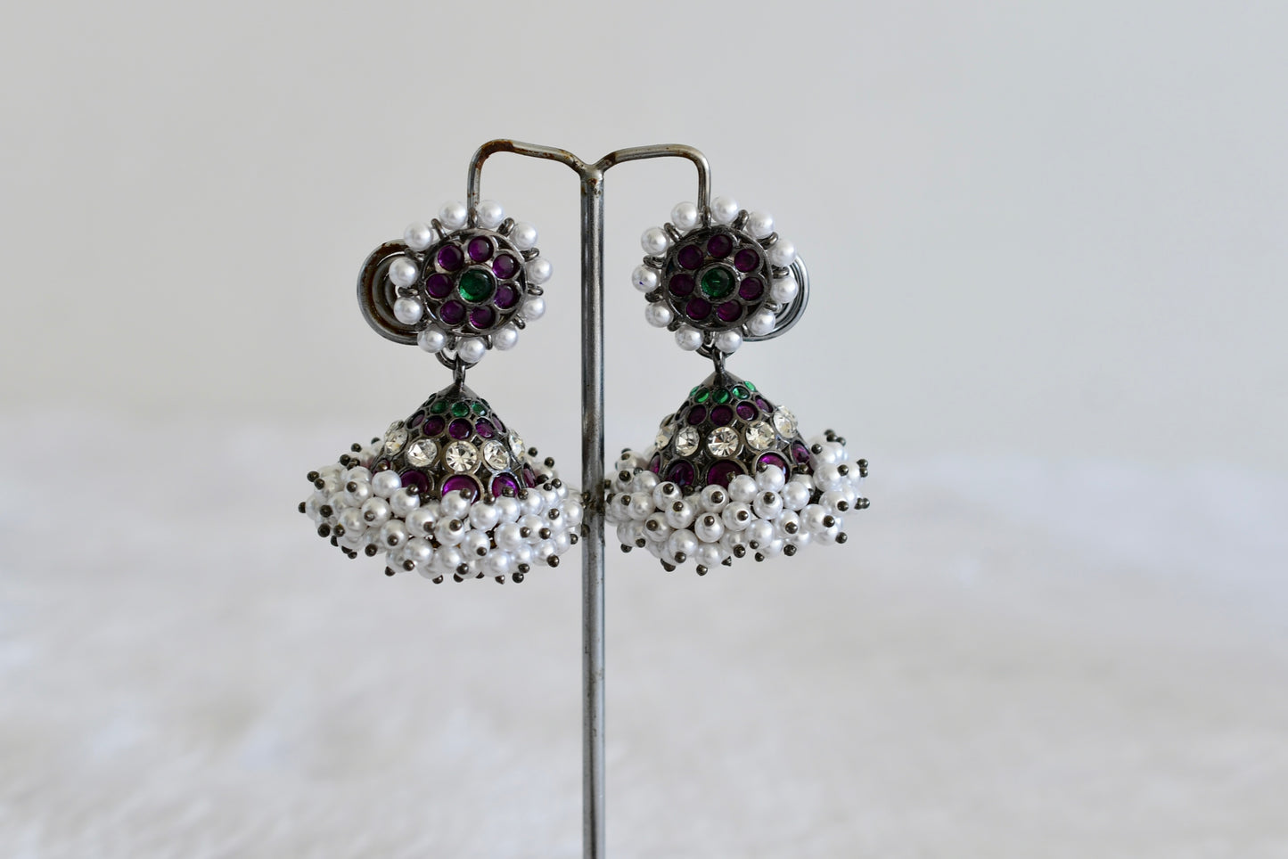 Black finish precious kemp-green pearl jhumkka dj-52522