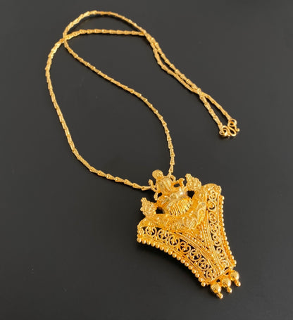 Gold tone 24 inches chain with lakshmi pendant dj-54363