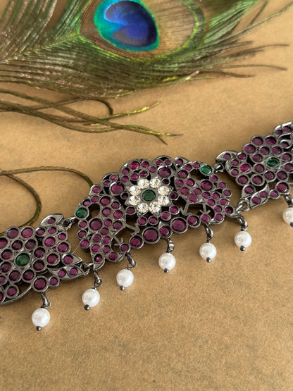 Black finish precious kemp-green-white pearl peacock waist band dj-51761