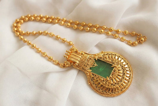 Gold Tone kerala style green pendant with chain Dj-26736
