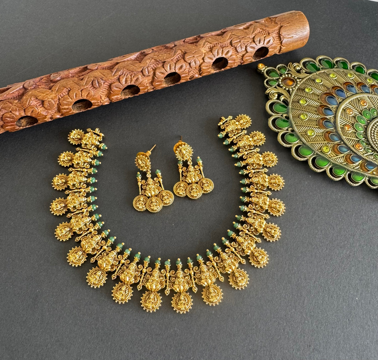 Antique gold tone lakshmi green beaded necklace set dj-52076