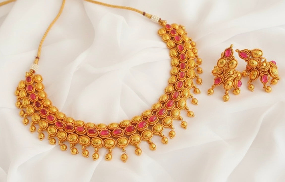 Antique gold tone Kemp Stone Kerala Style Necklace Set-dj17558