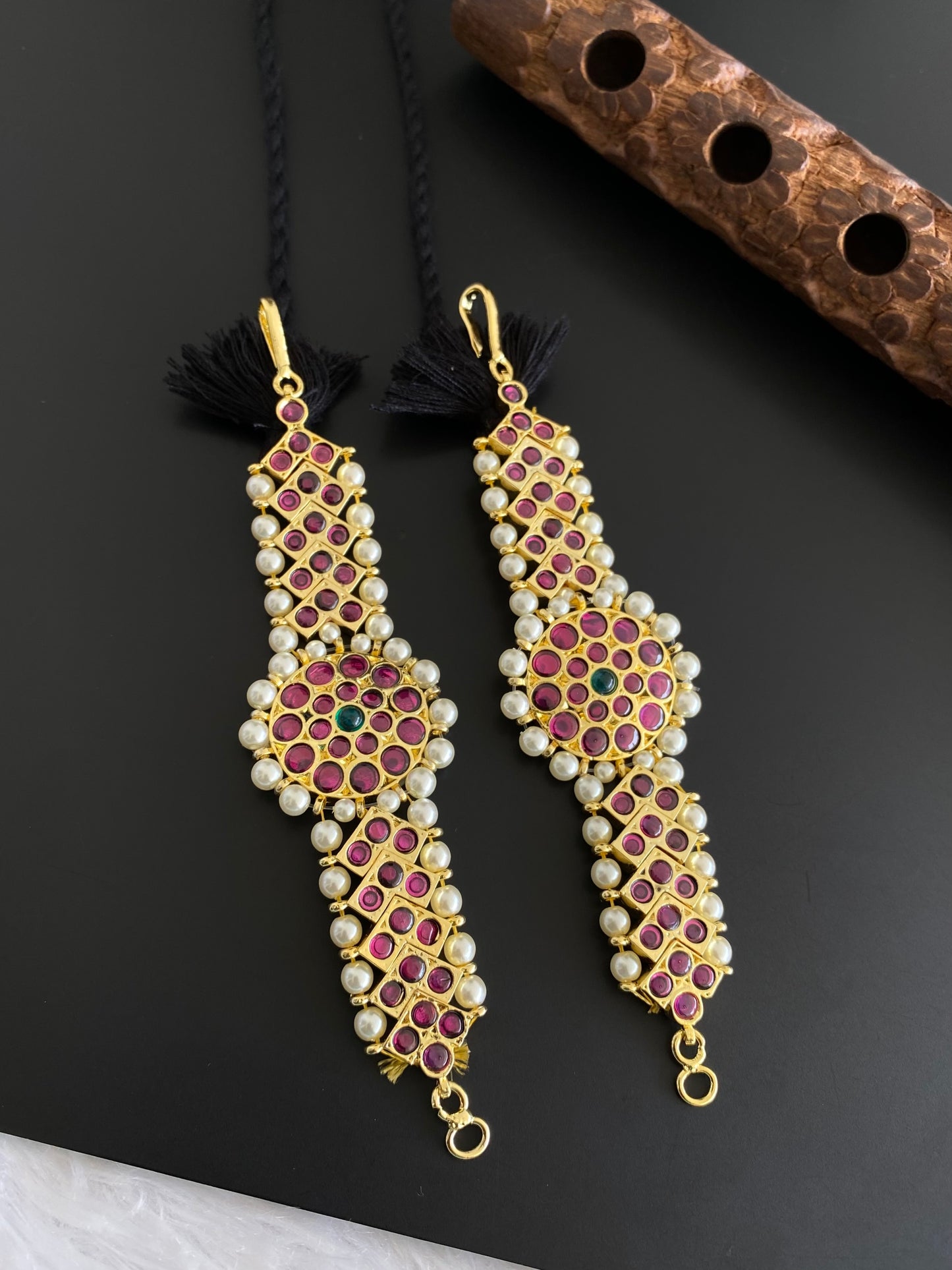 Gold tone precious kemp-green pearl ear side chain dj-53371