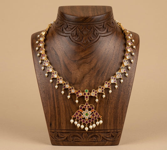 Gold tone precious kemp kemp-green-white floral necklace dj-52517