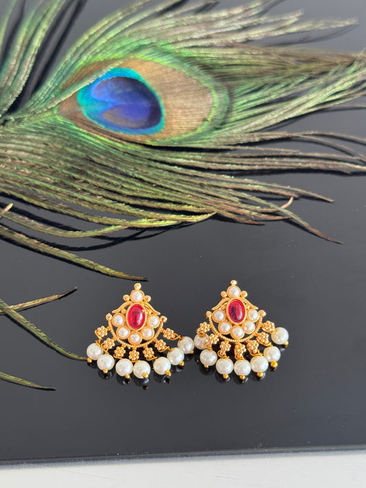 Gold tone pearl-pink beaded stud/earrings dj-51616