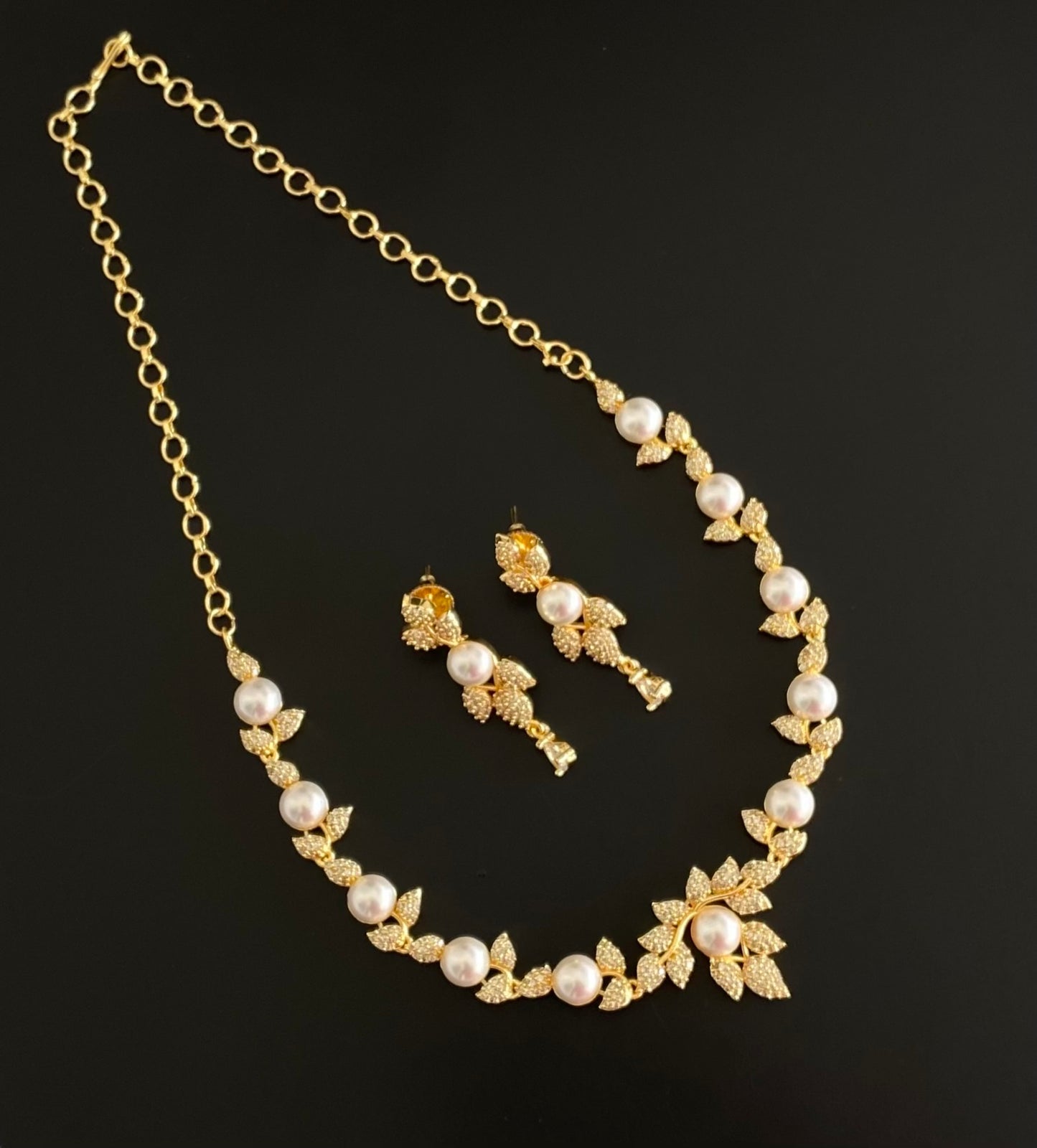 Gold tone cz white stone pearl necklace set dj-54343