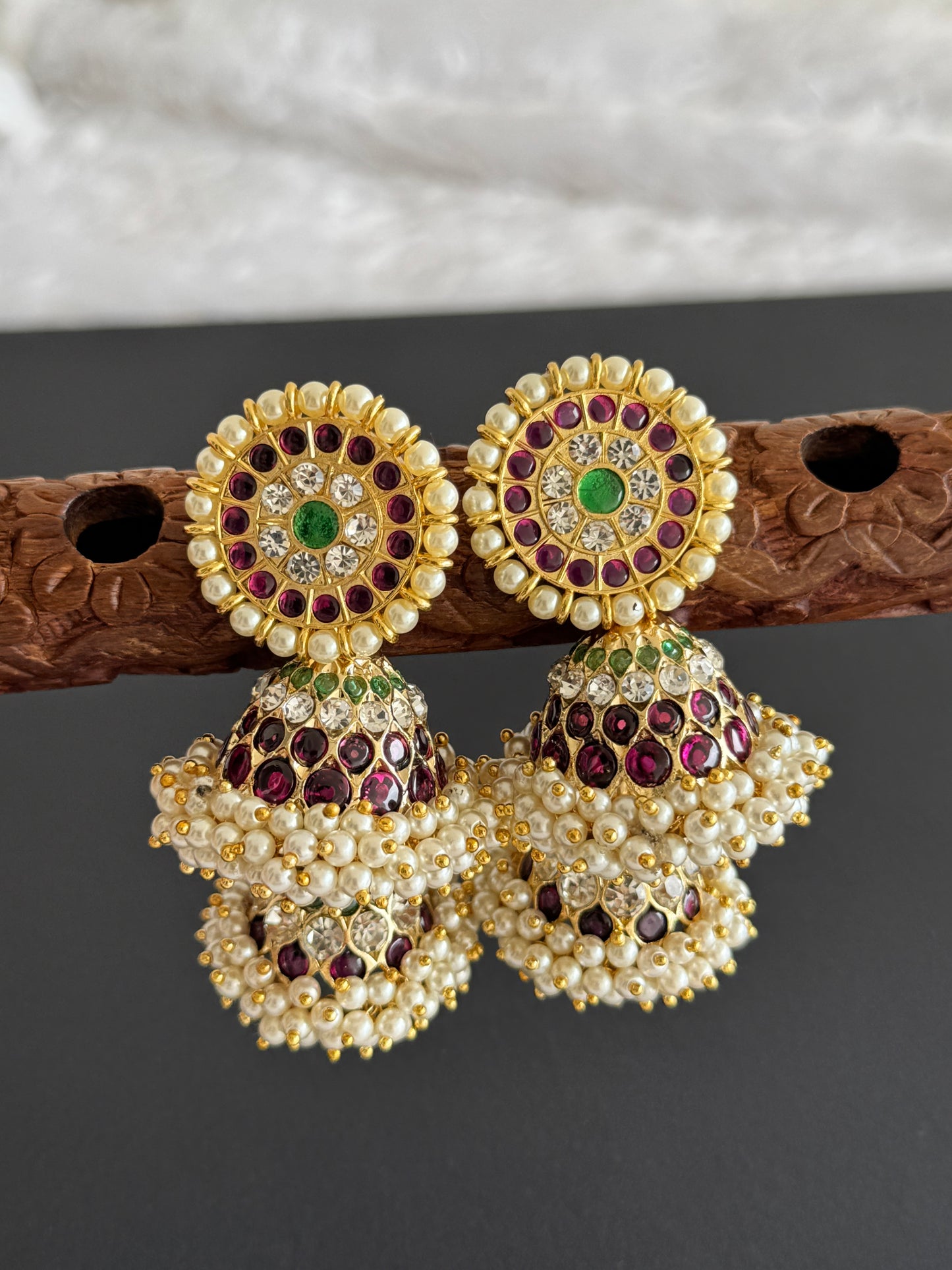 Gold tone precious kemp-green-white stone pearl big step jhumkka dj-51394