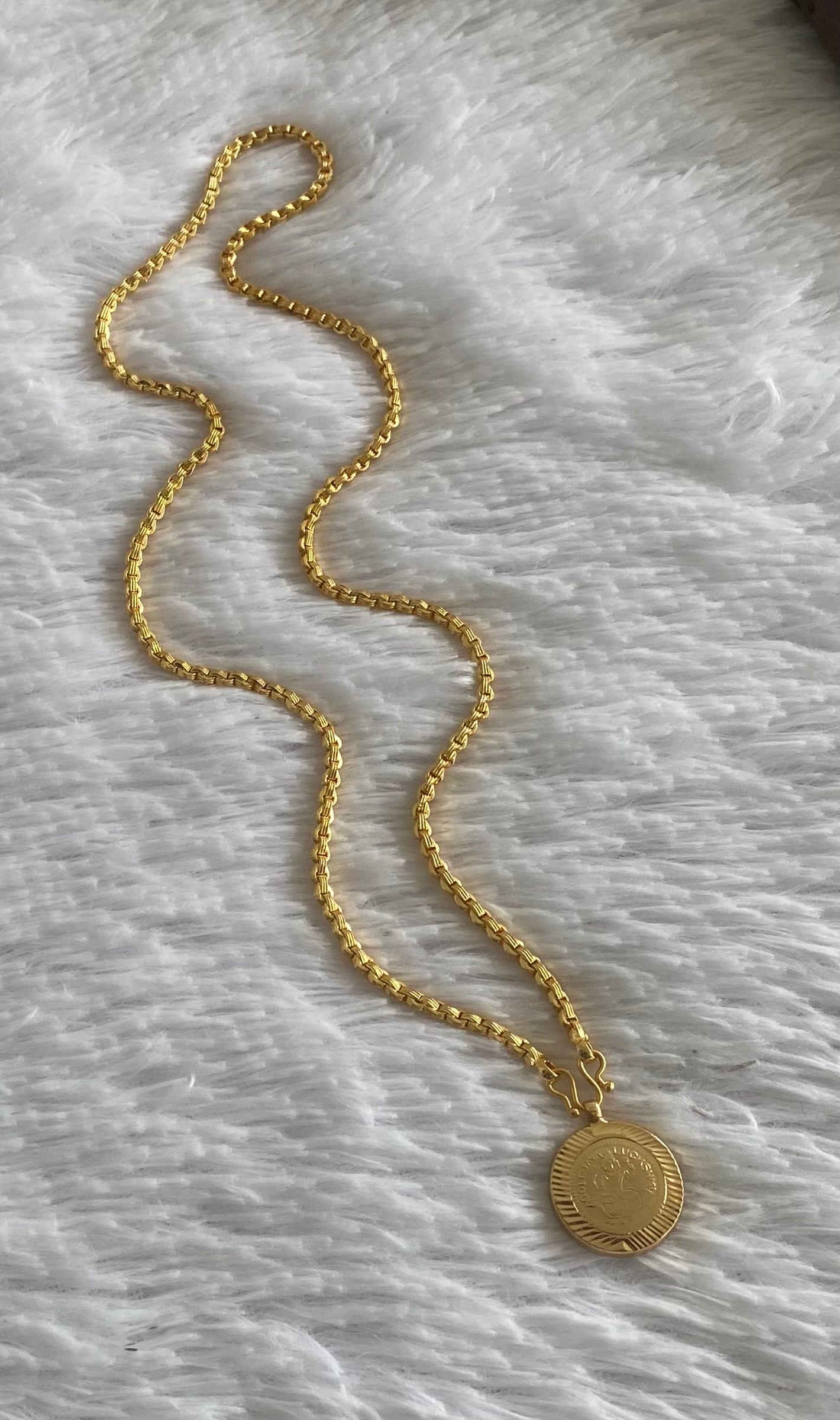 Gold tone 24 inches chain with lakshmi pendant dj-54389