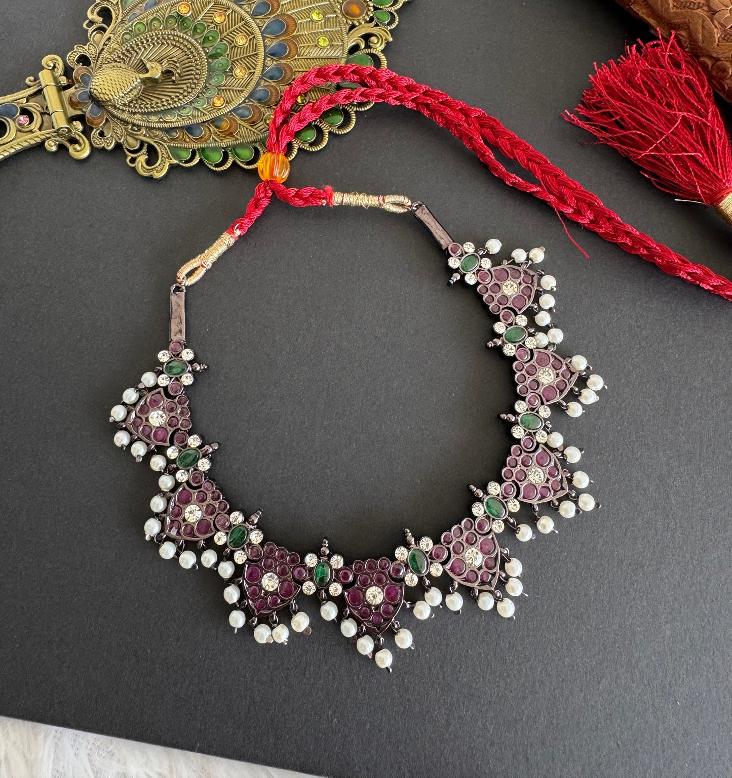 Black finish precious kemp-green pearl necklace dj-52285