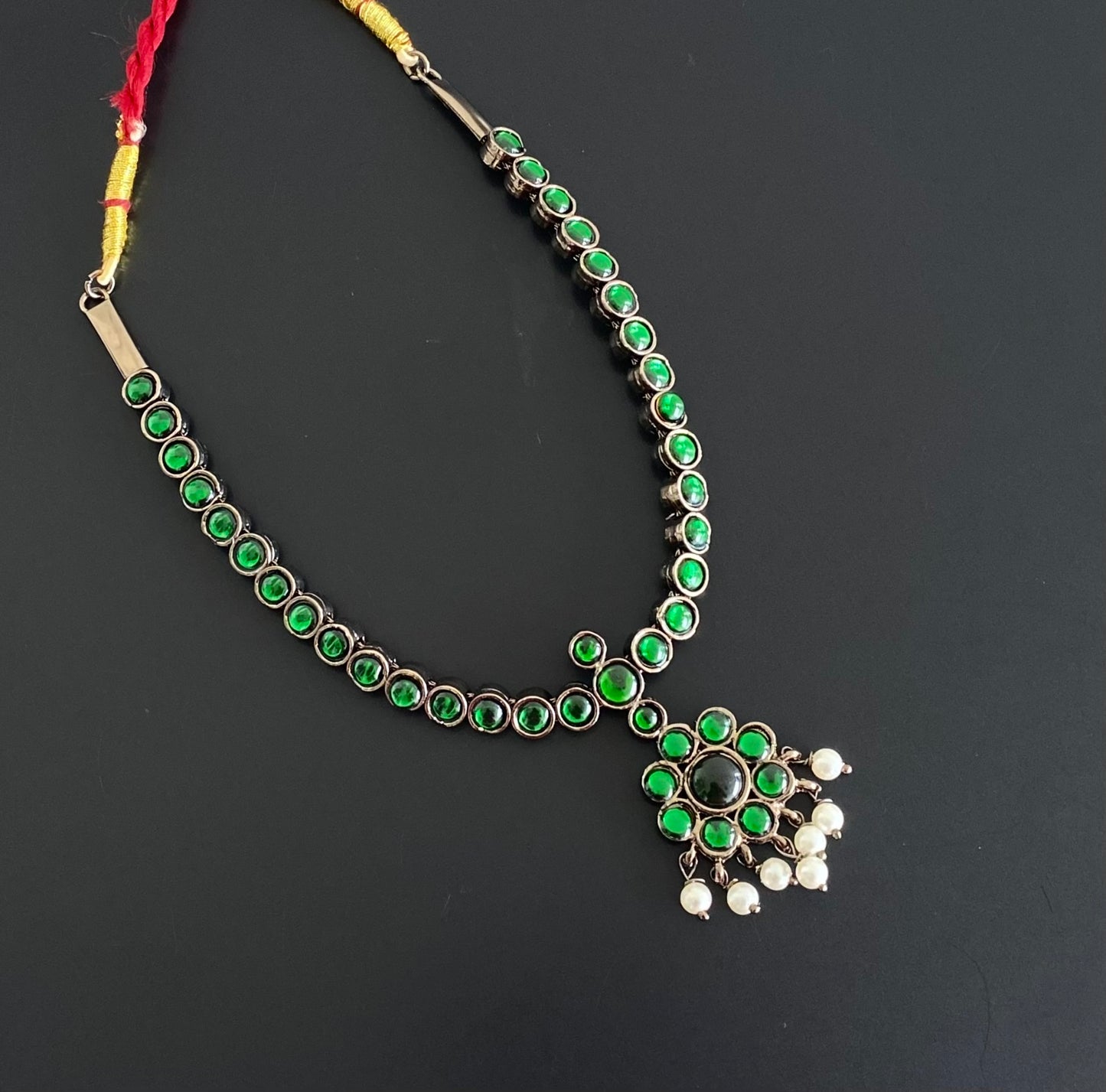 Black finish green stone pearl necklace dj-54617
