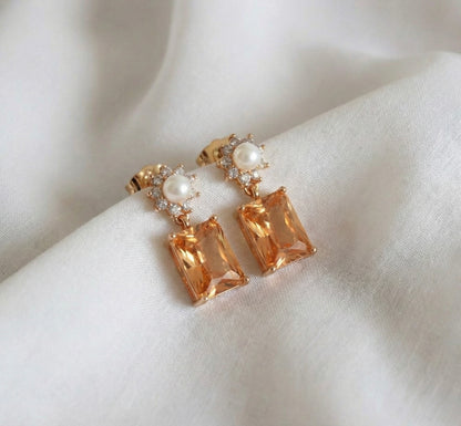 Gold tone pearl-gold small earrings-dj17227